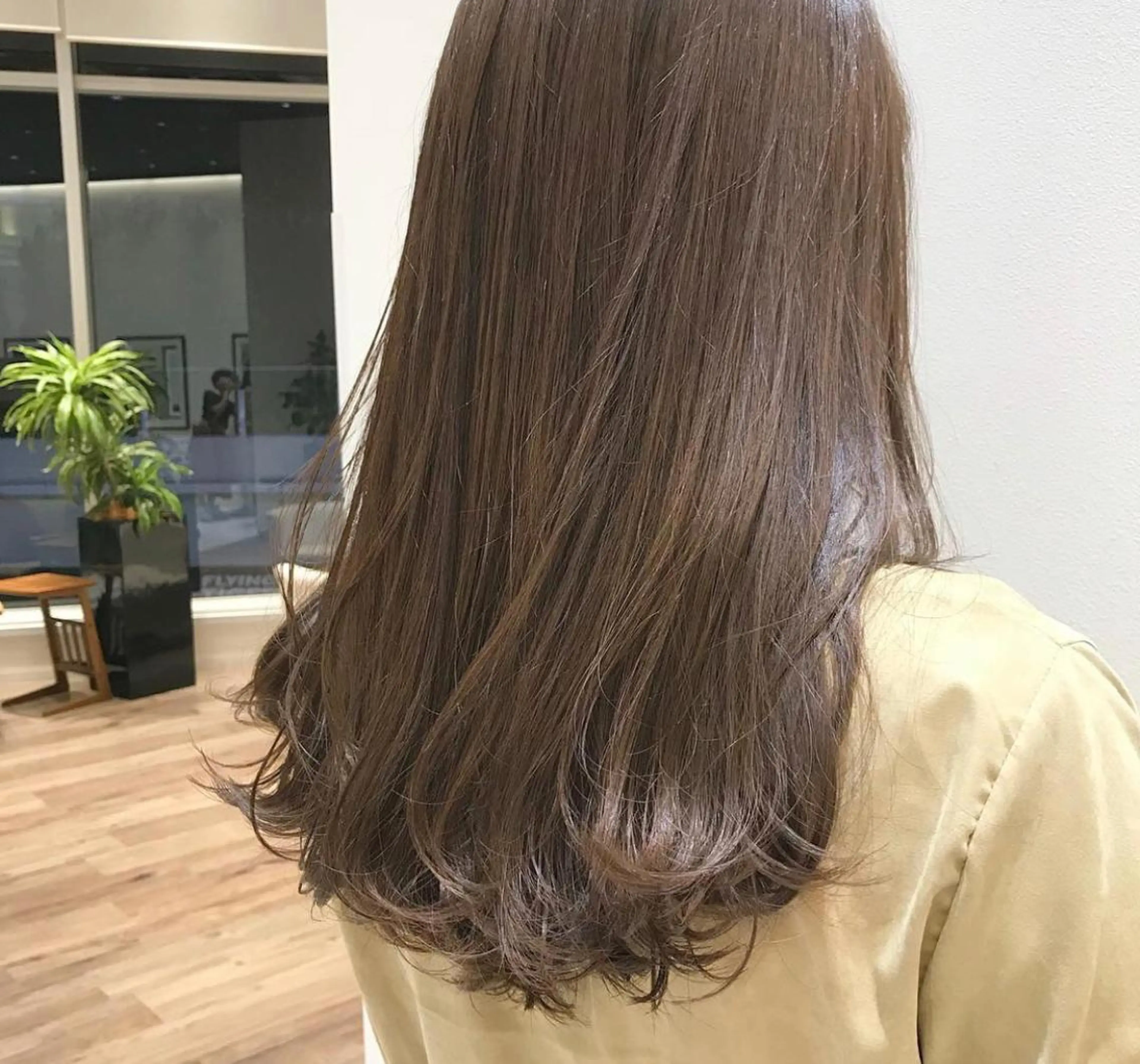 透明感カラー➕カット➕ファーストトリートメントの写真