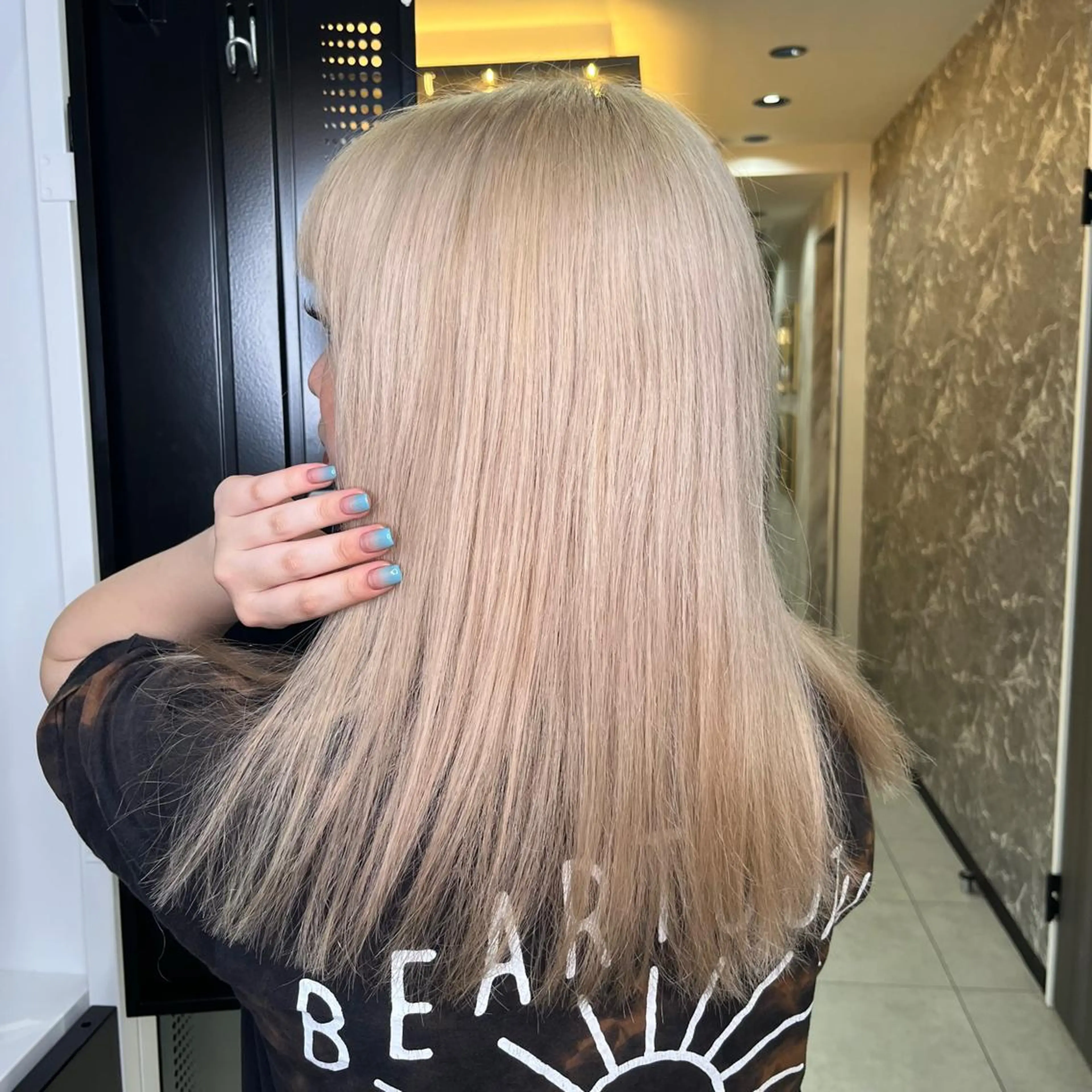 ミディアム 🌈カラー特化 ハイトーンけいと🌈のヘアスタイル