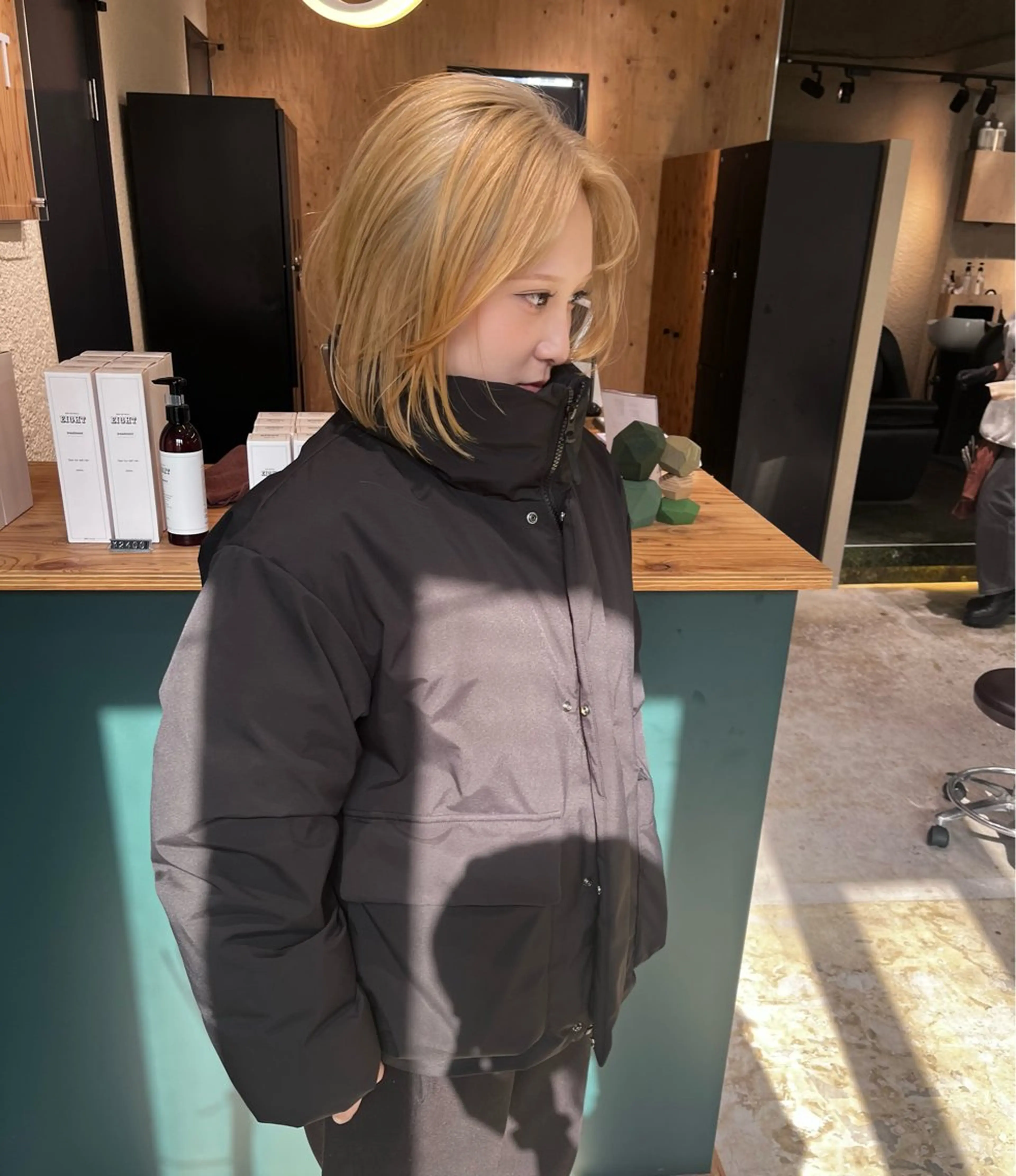 ロング 💖艶ハイトーン髪質 改善💖ケンシンのヘアスタイル