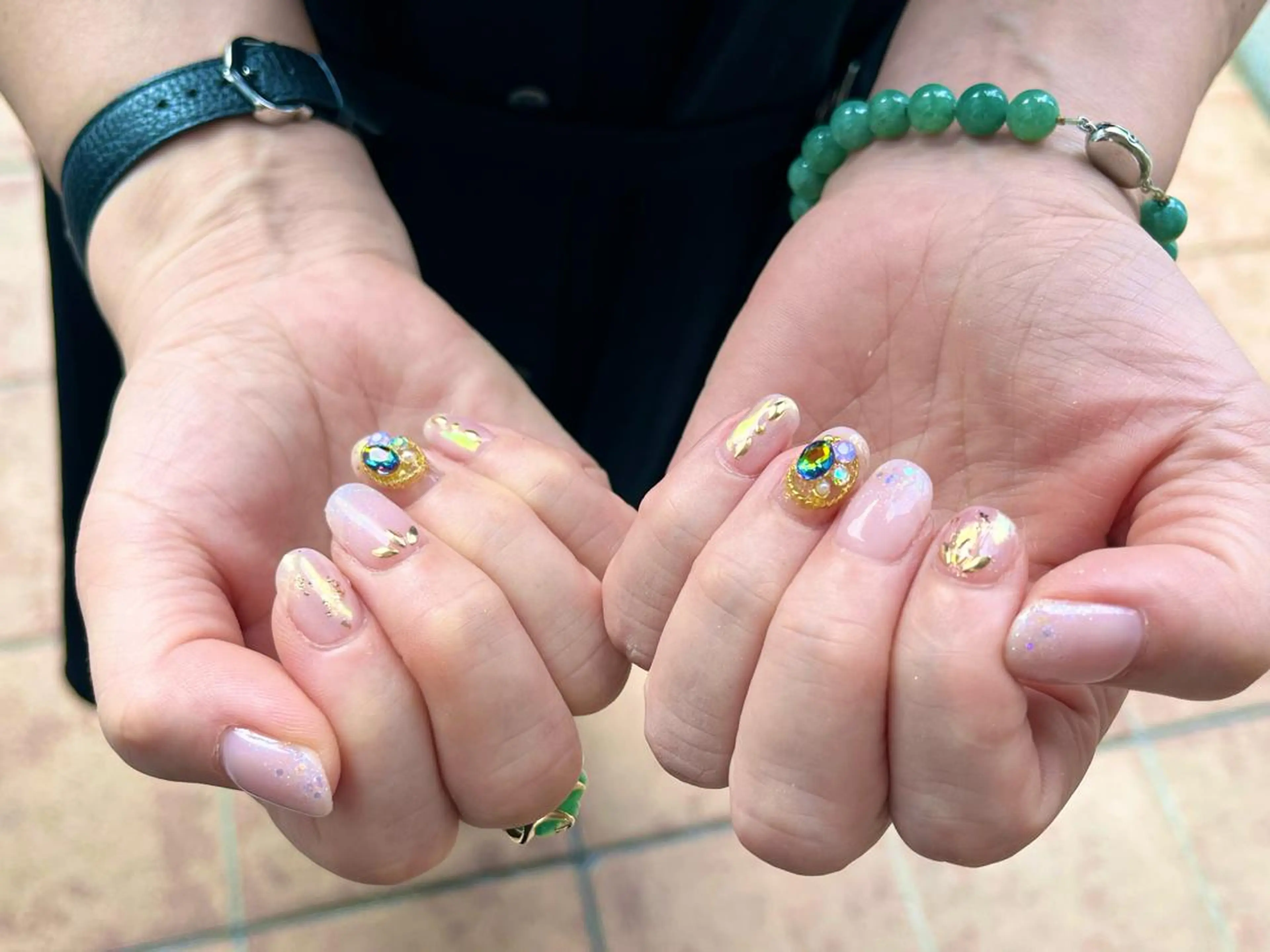 ショート ネイル 似合わせカット ゴールド 持ち込み ピンク RIONnail Yurikaのネイルデザイン