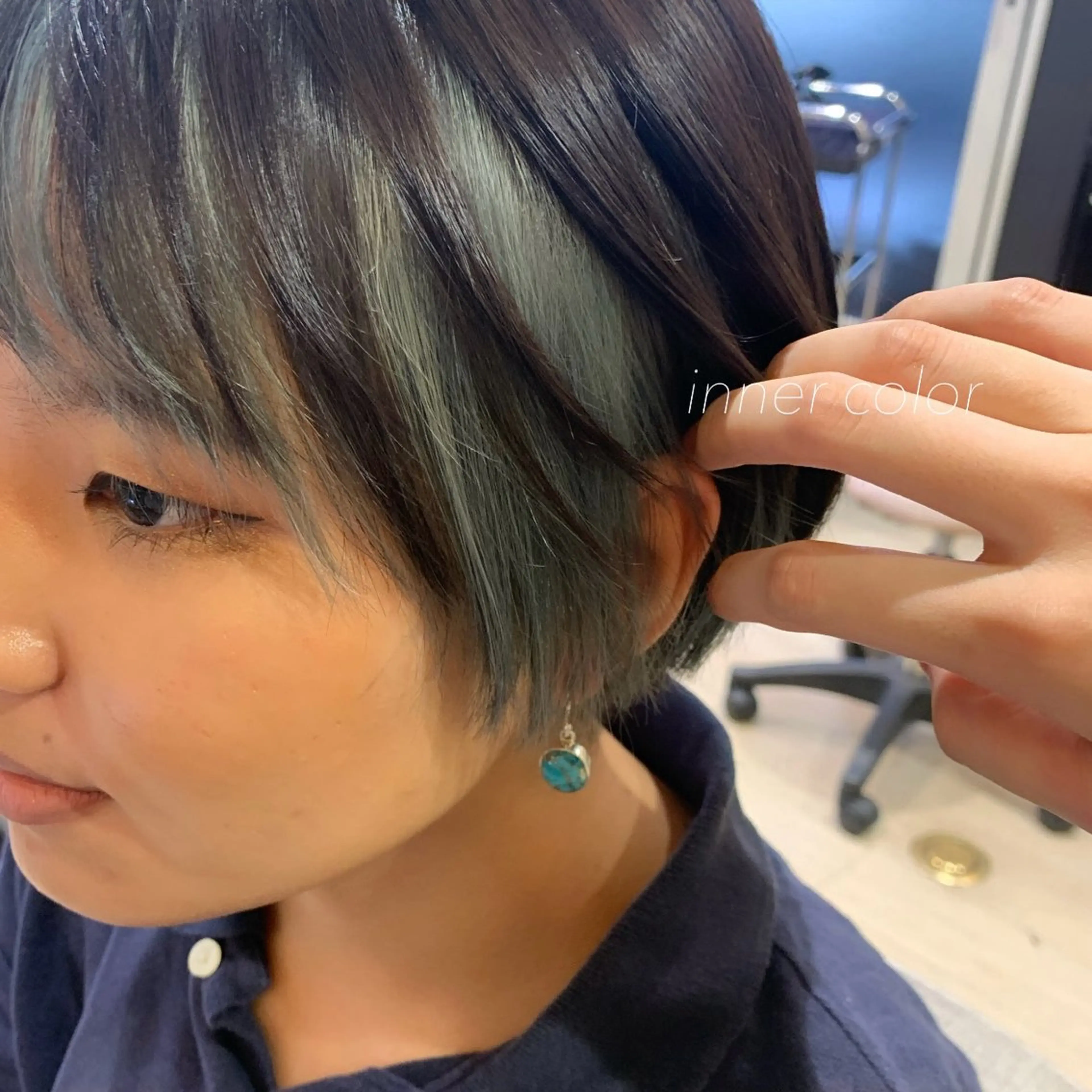 ショート カラー イヤリングカラー インナーカラー 似合わせカット得意 💛RENA💛のヘアスタイル