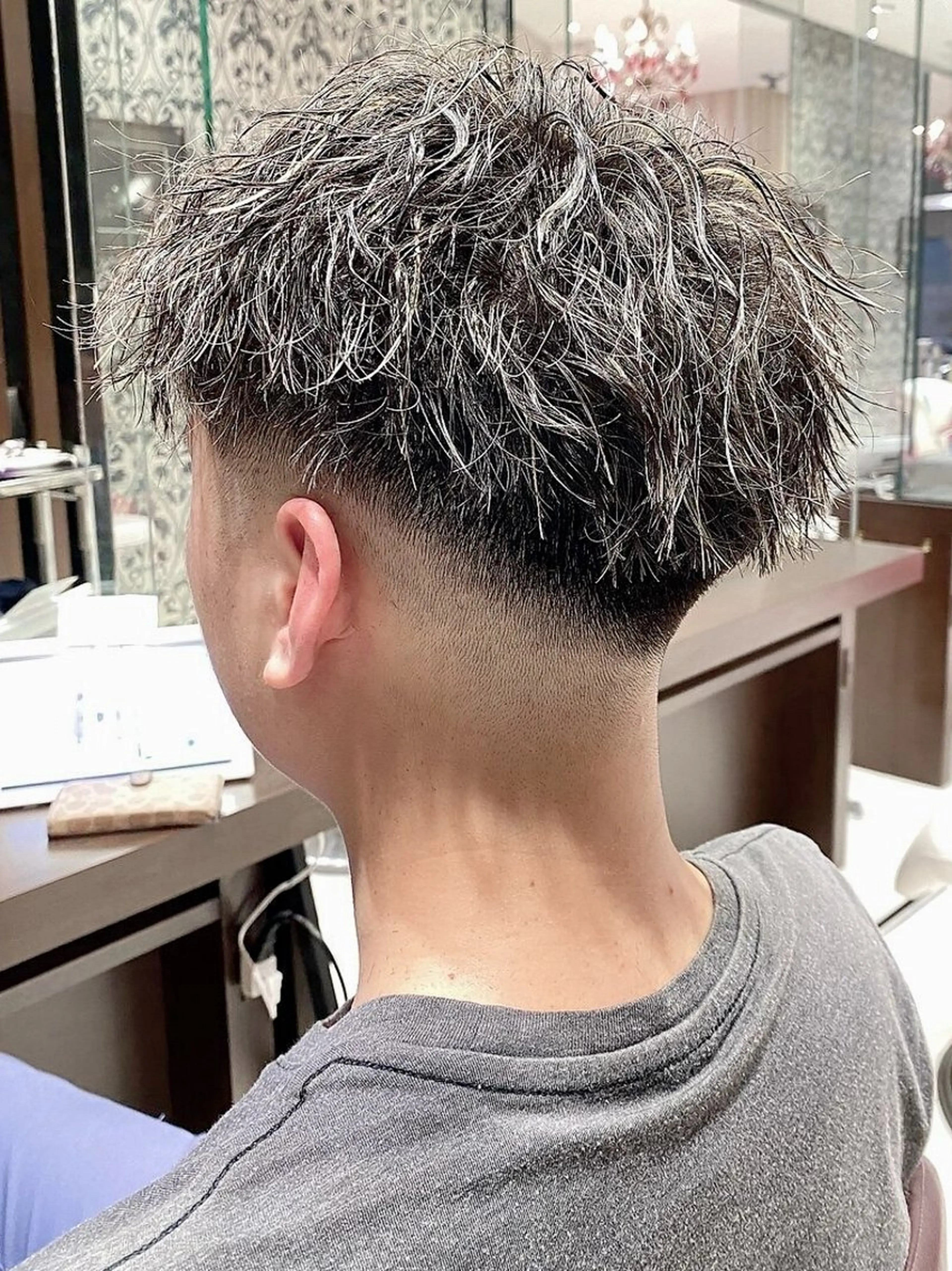 🎨当日限定価格✂️メンズカット+ハイライトブリーチ+前処理トリートメントモデルの写真