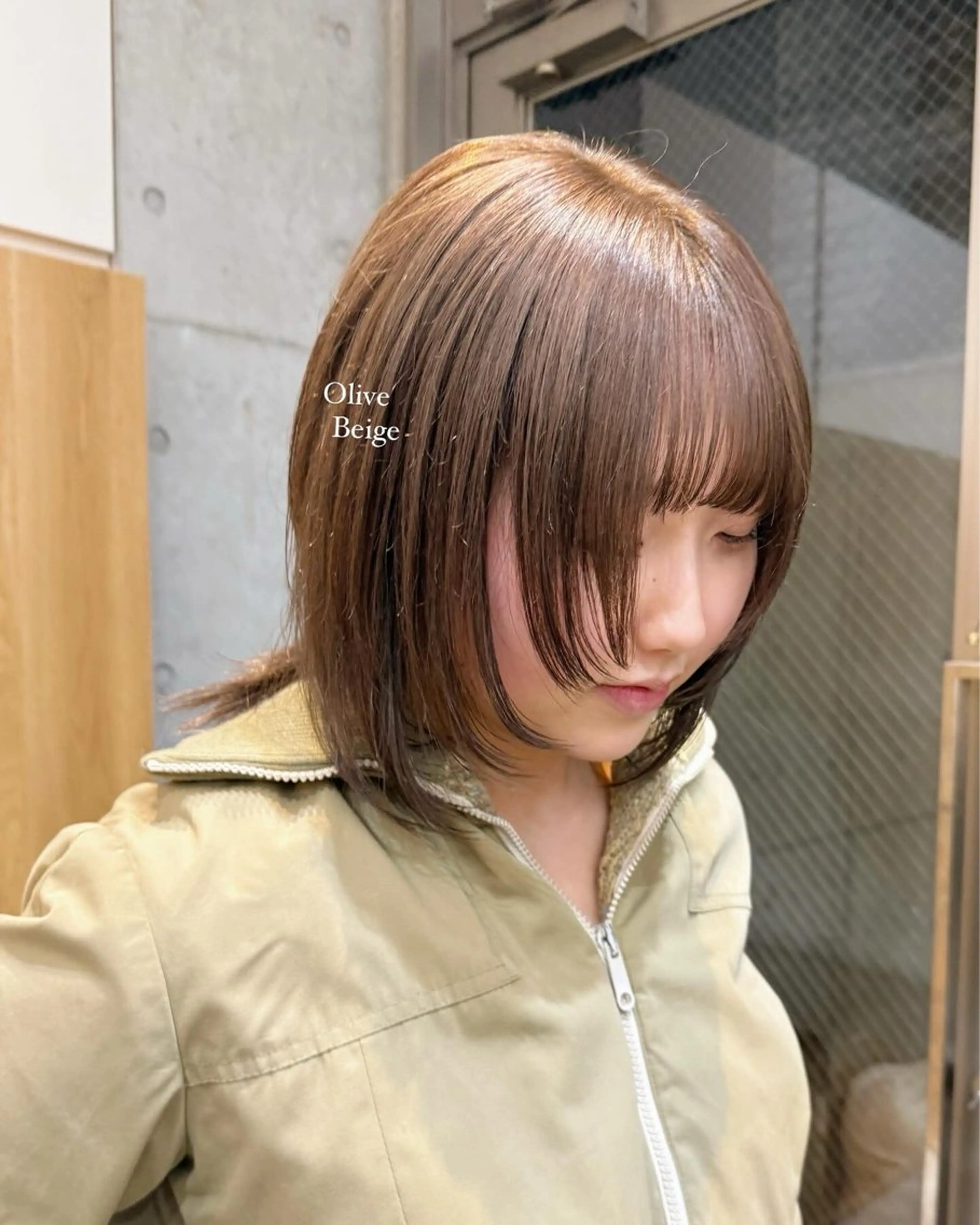 ミディアム カラー オリーブカラー 顔まわりレイヤー 顔周りカット レイヤーカット ❤️アヤカ Wカラー ボブ レイヤー❤️のヘアスタイル