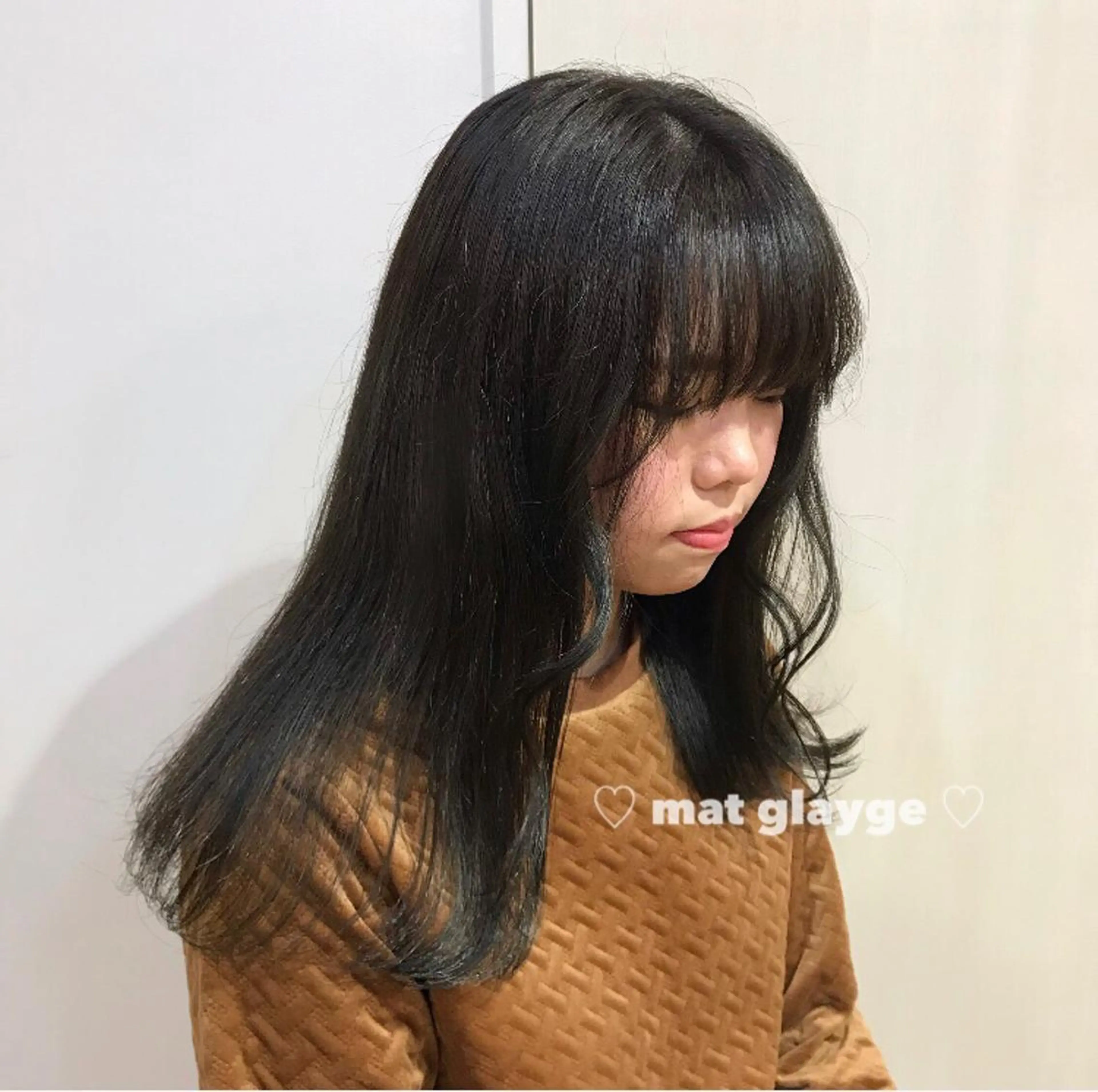 セミロング ブリーチなしカラー ダブルカラーエクステのヘアスタイル