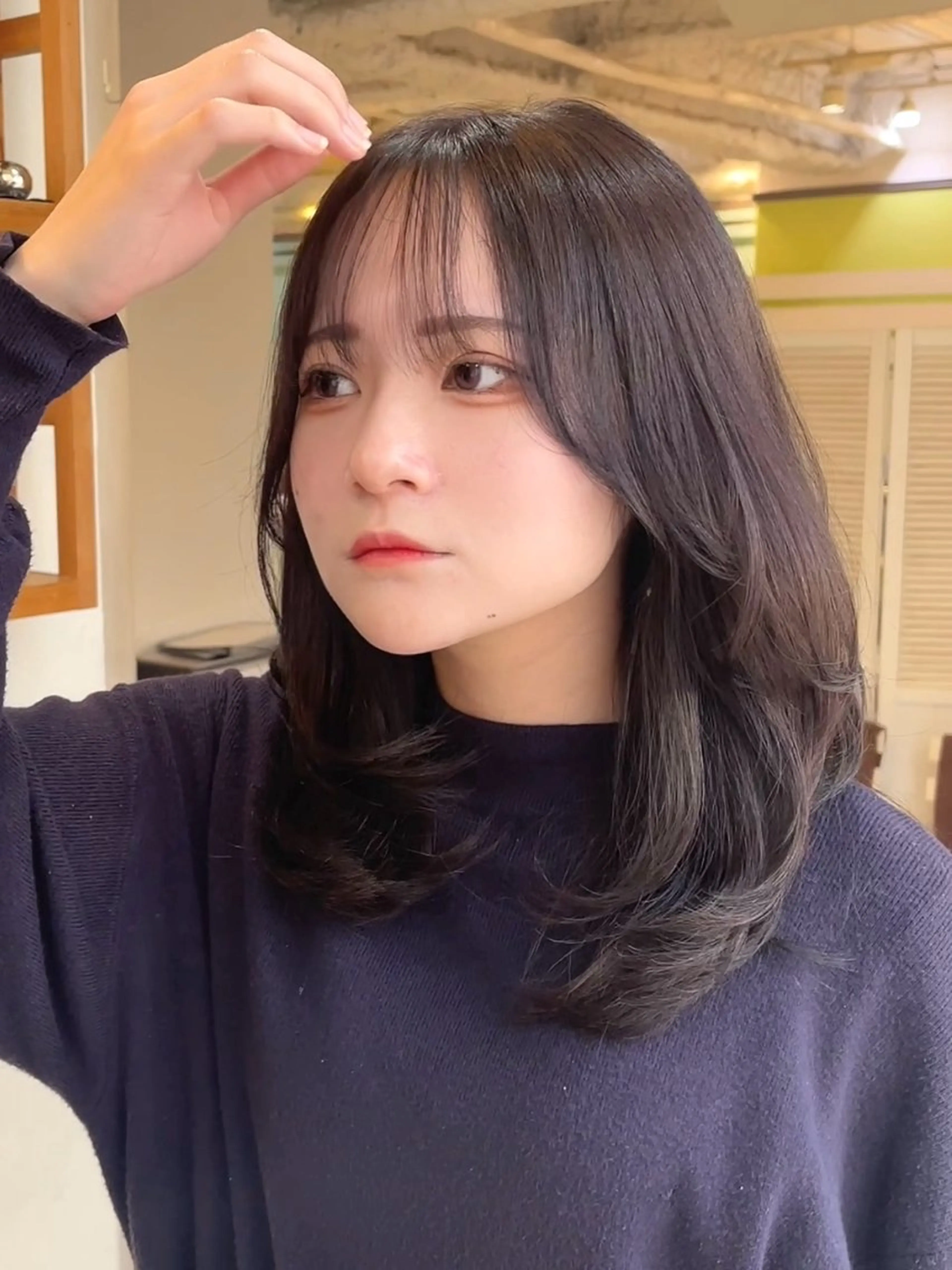 セミロング カラー セミロングレイヤー ブリーチ ケアブリーチ 透明感カラー イヤリングカラー カット ヘアカラー トリートメント ヘッドスパ 大人可愛い透明感🌟 小顔・韓国髪🌟野中のヘアスタイル