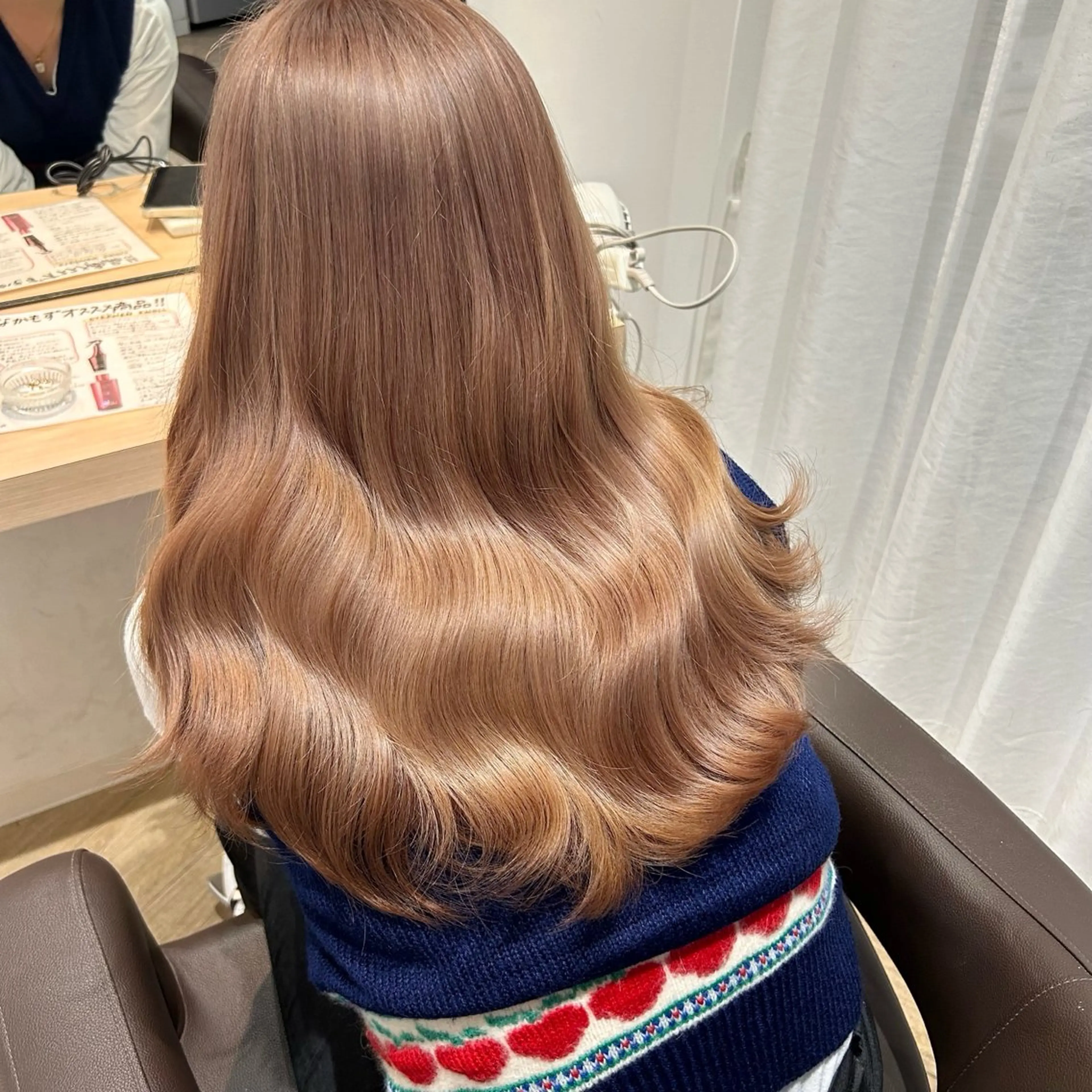 ロング カラー ブリーチ ヘアカラー トリートメント 砂野 真璃奈のヘアスタイル