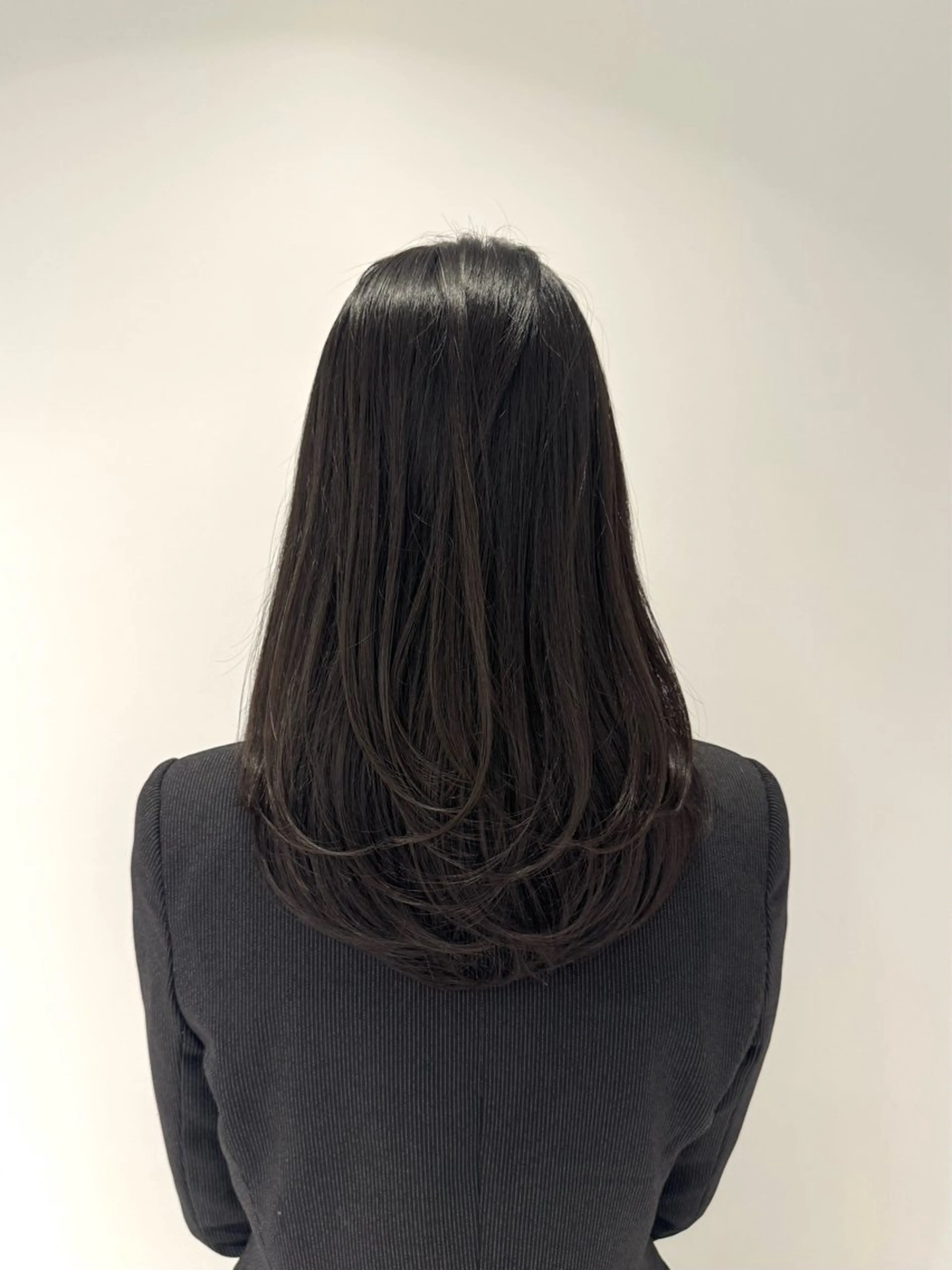 セミロング 井上 育海のヘアスタイル