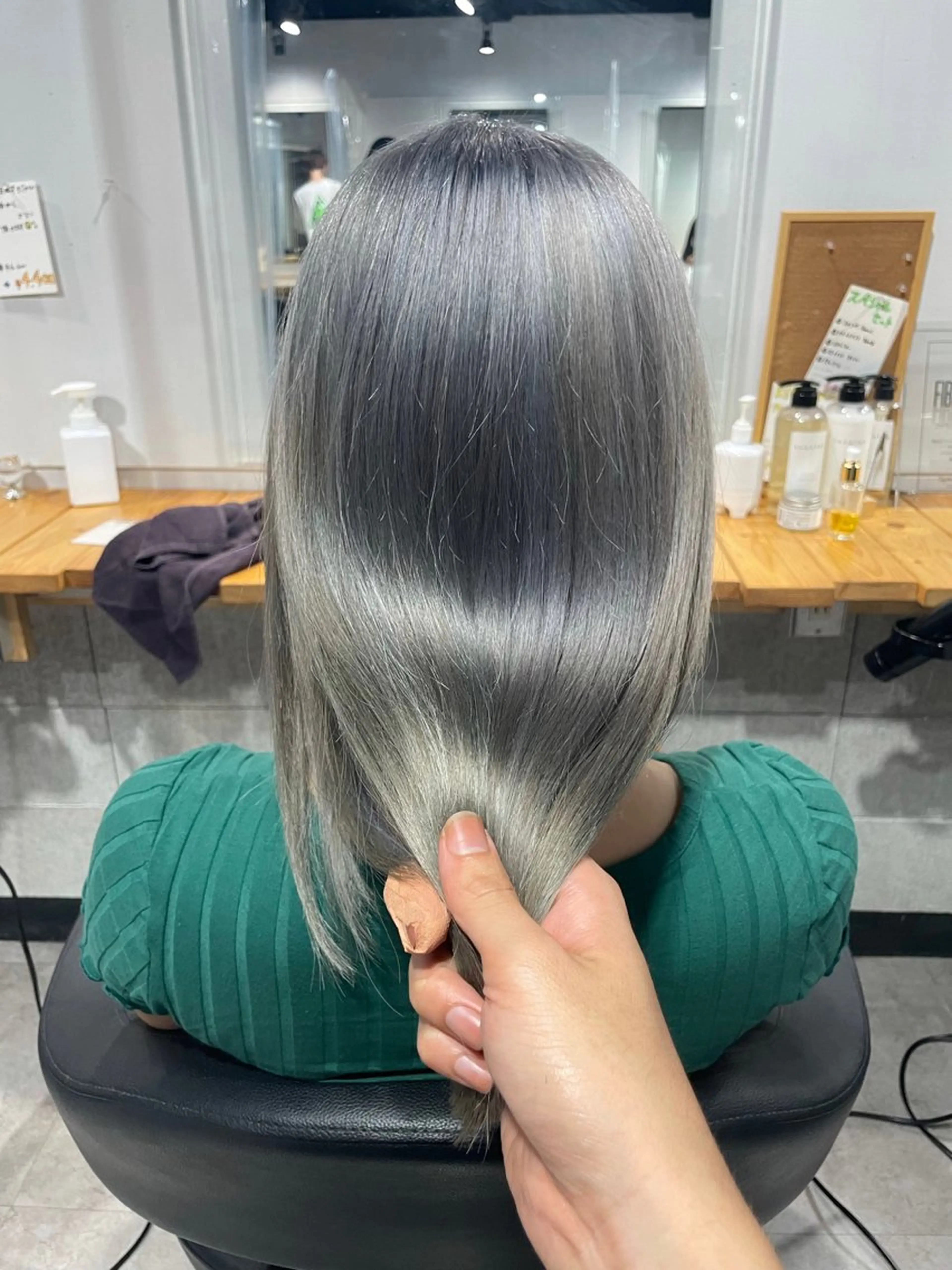 ロング カラー ヘアカラー トリートメント ヘッドスパ ヘアセット 🦋ハイトーンボブ ショート🦋トシキのヘアスタイル