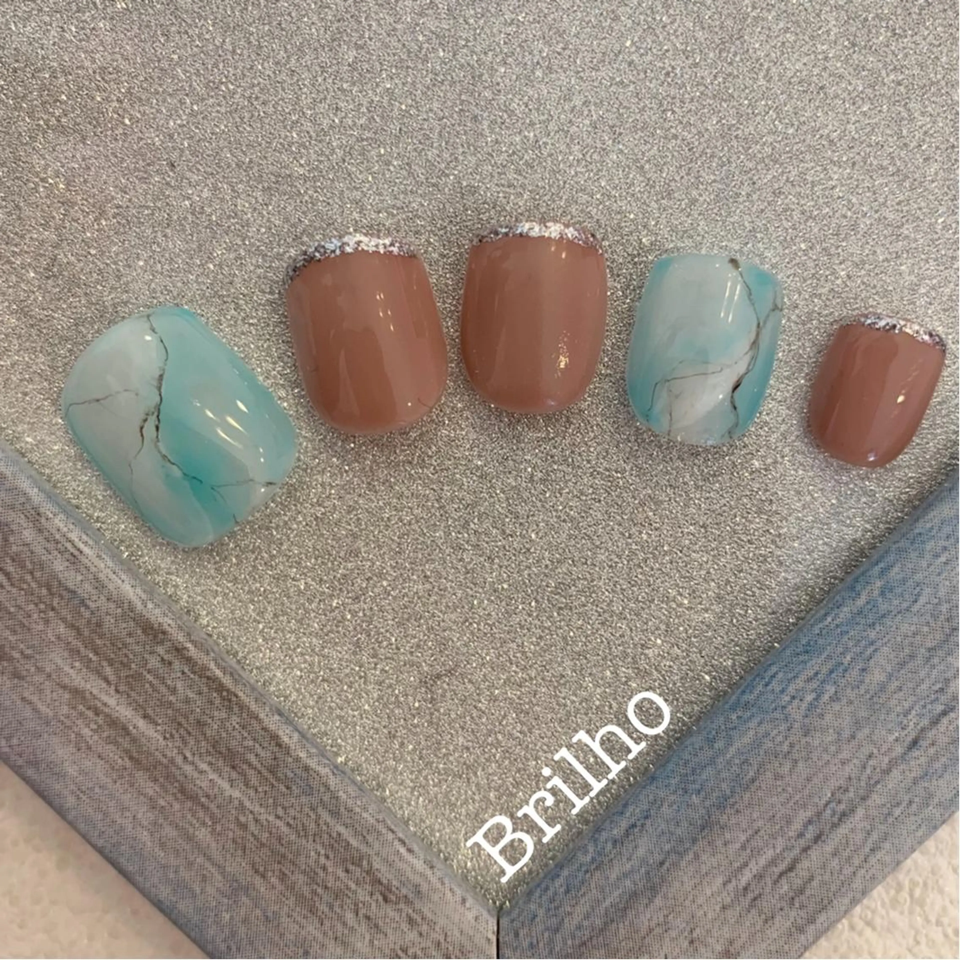 ミディアム Brilho SERIHOのネイルデザイン