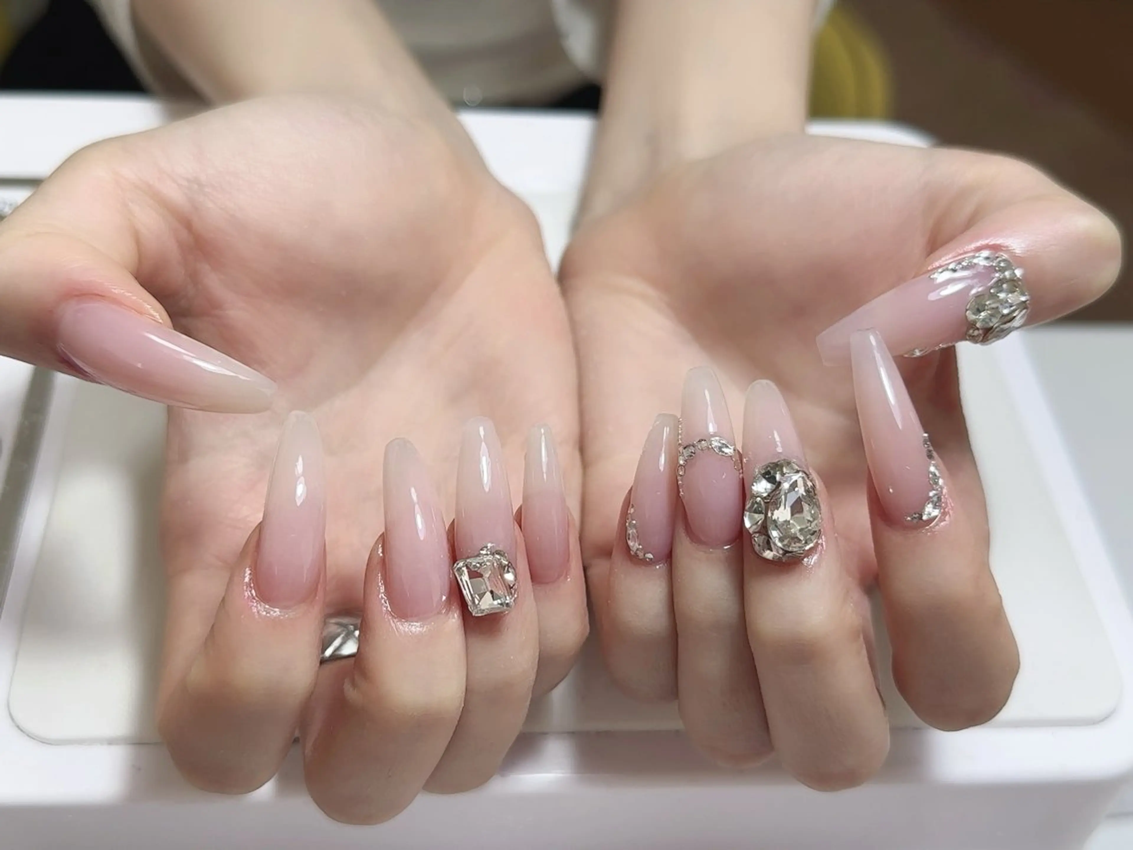ネイル ハンドネイル NAIL CIRCLESのネイルデザイン