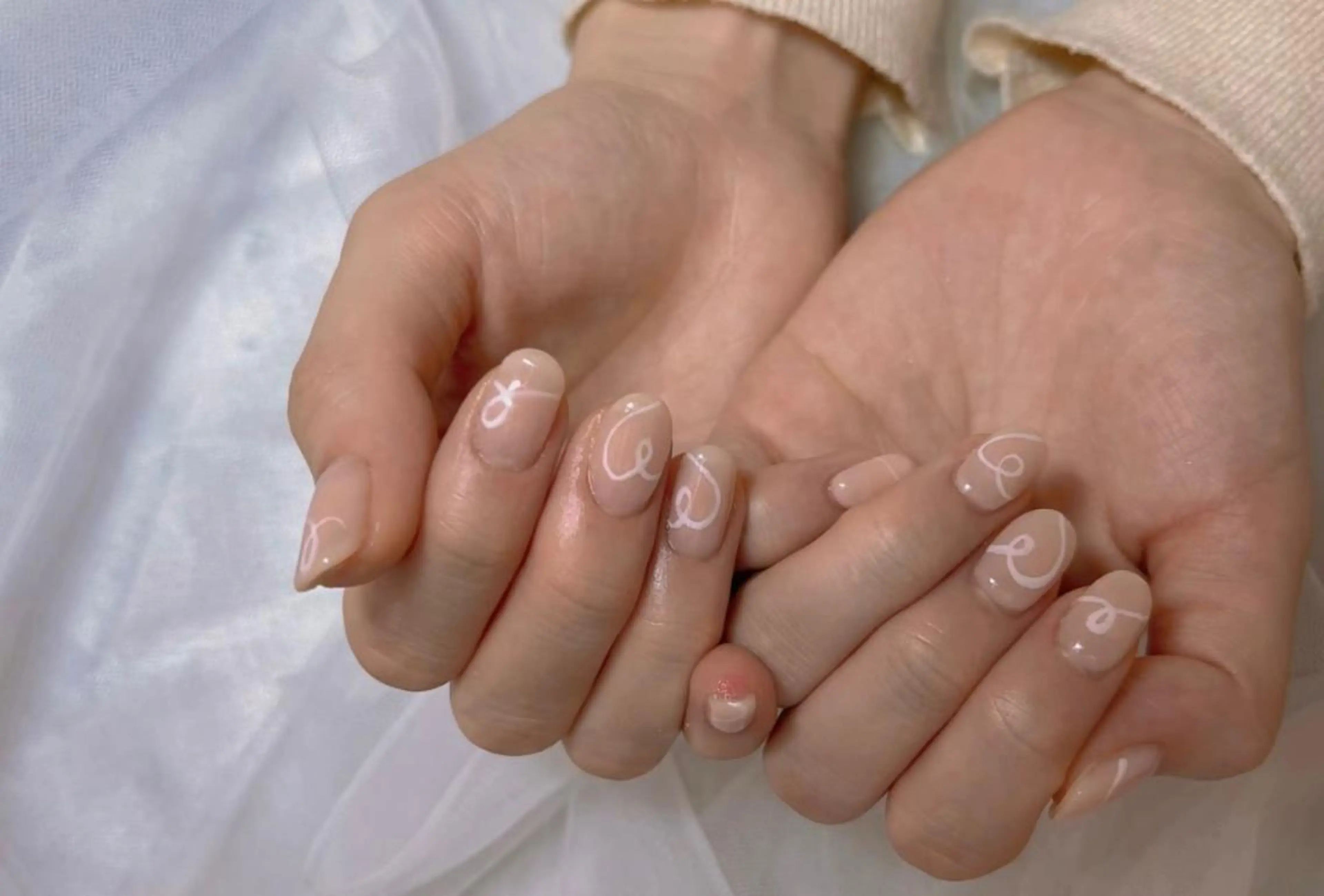 ネイル 🫧Lua.nail 🍒emuのネイルデザイン