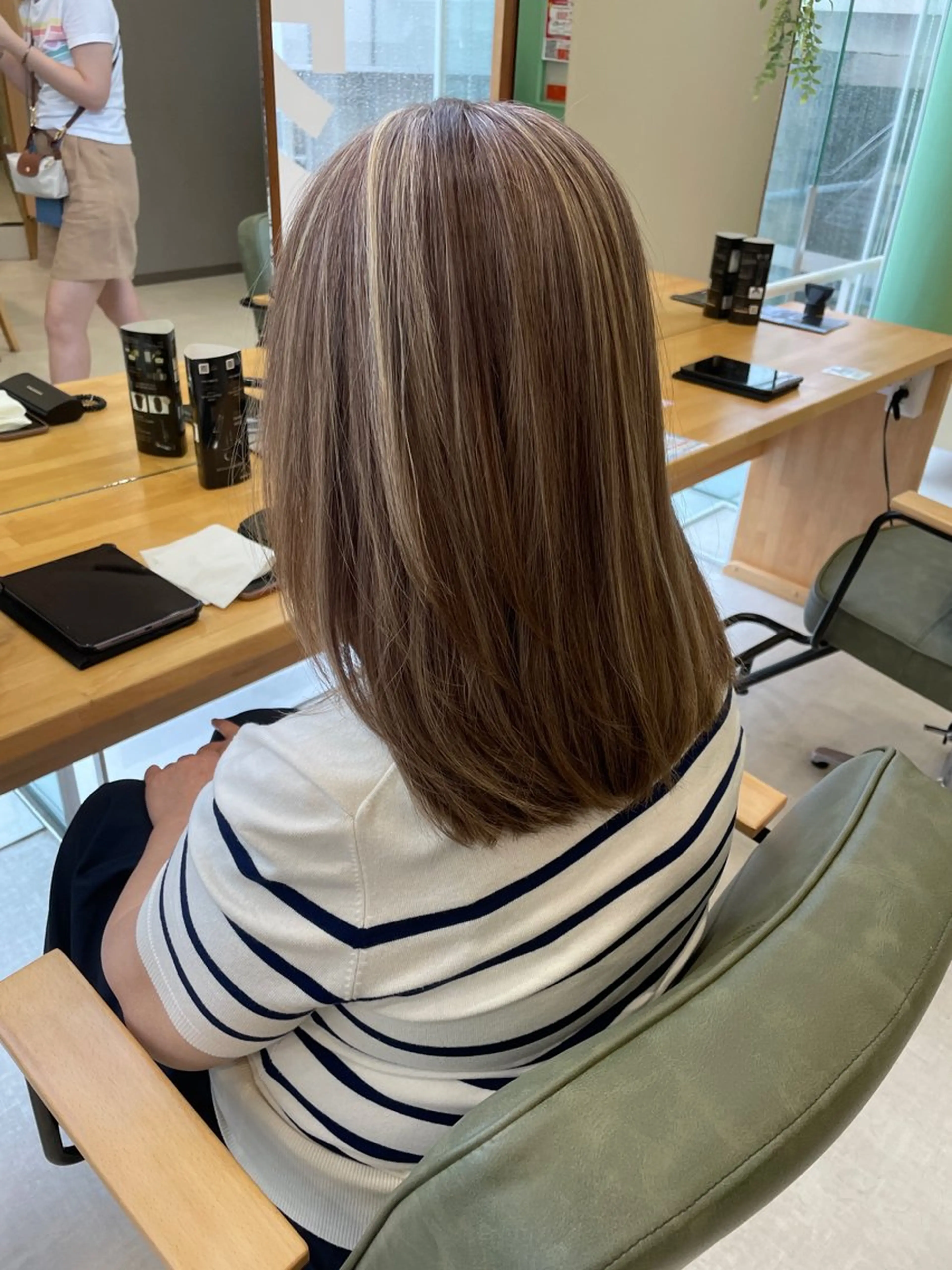 ロング カラー ハイライトカラー ハイライト カット ヘアカラー 韓国ヘア/レイヤー/ ツヤカラー/ Aiのヘアスタイル