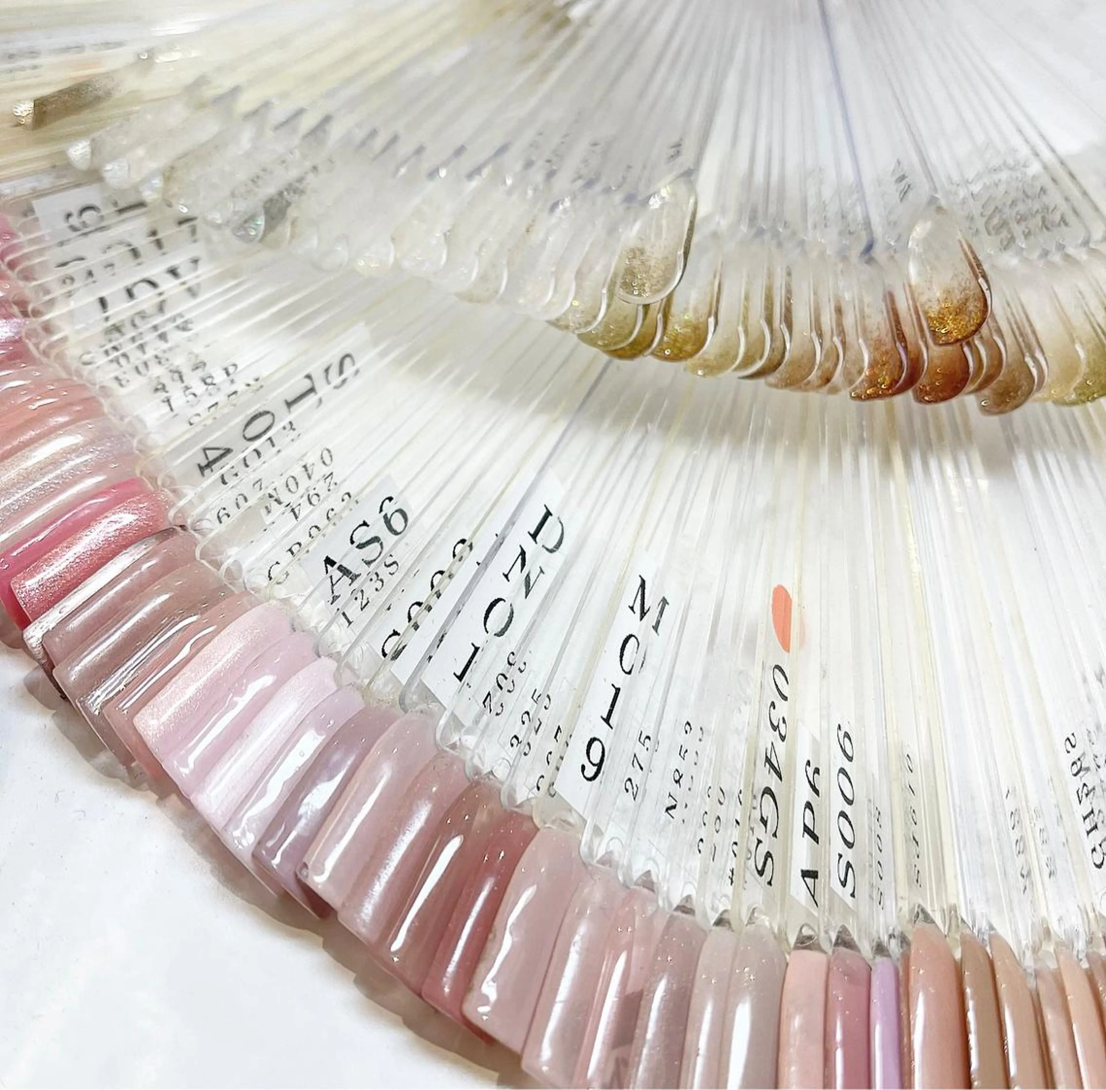 ネイル Momone ／渋谷／パラジェルのネイルデザイン