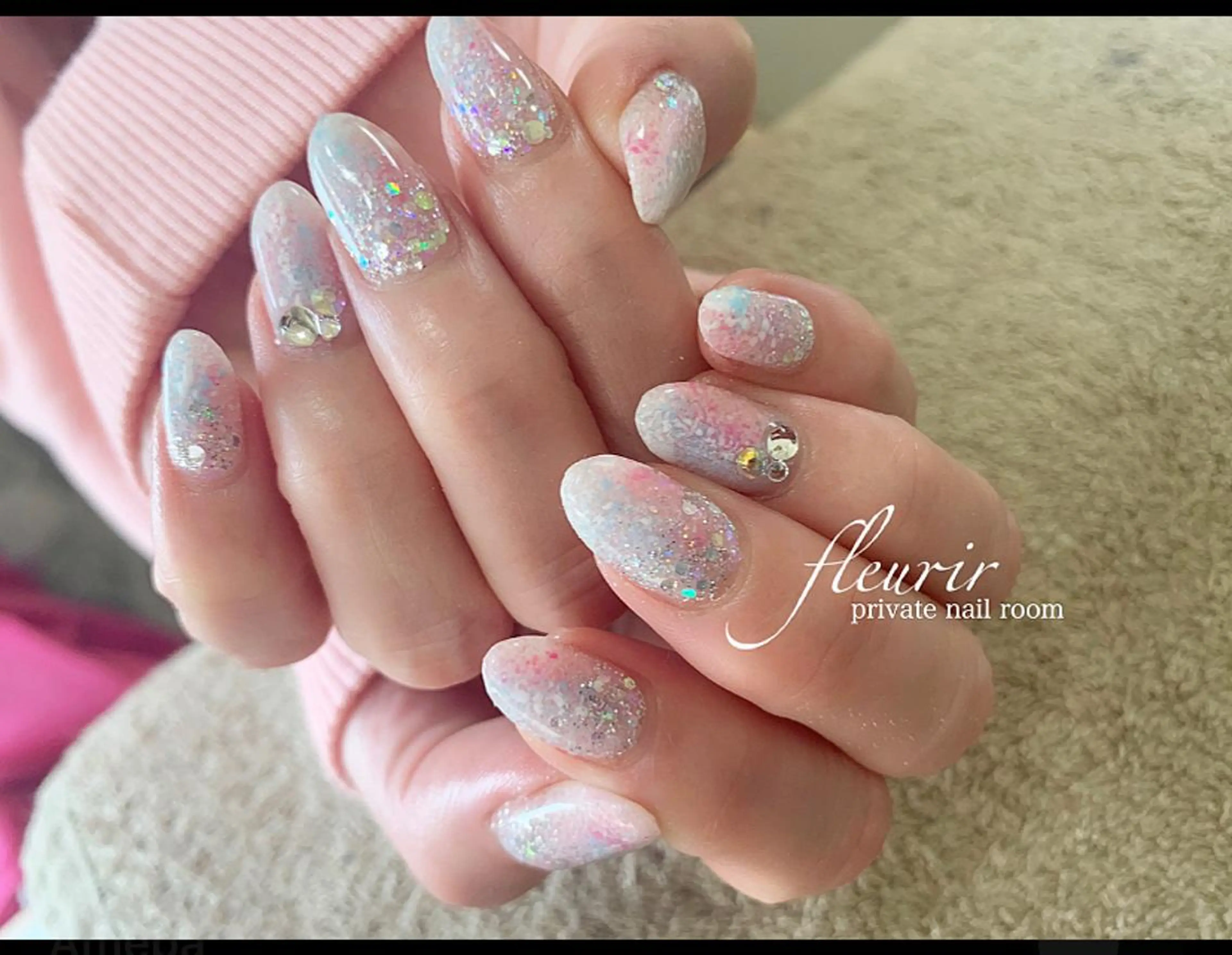 ネイル オーロラネイル ラメ(グリッター) フルリール 【プライベートサロンのネイルデザイン
