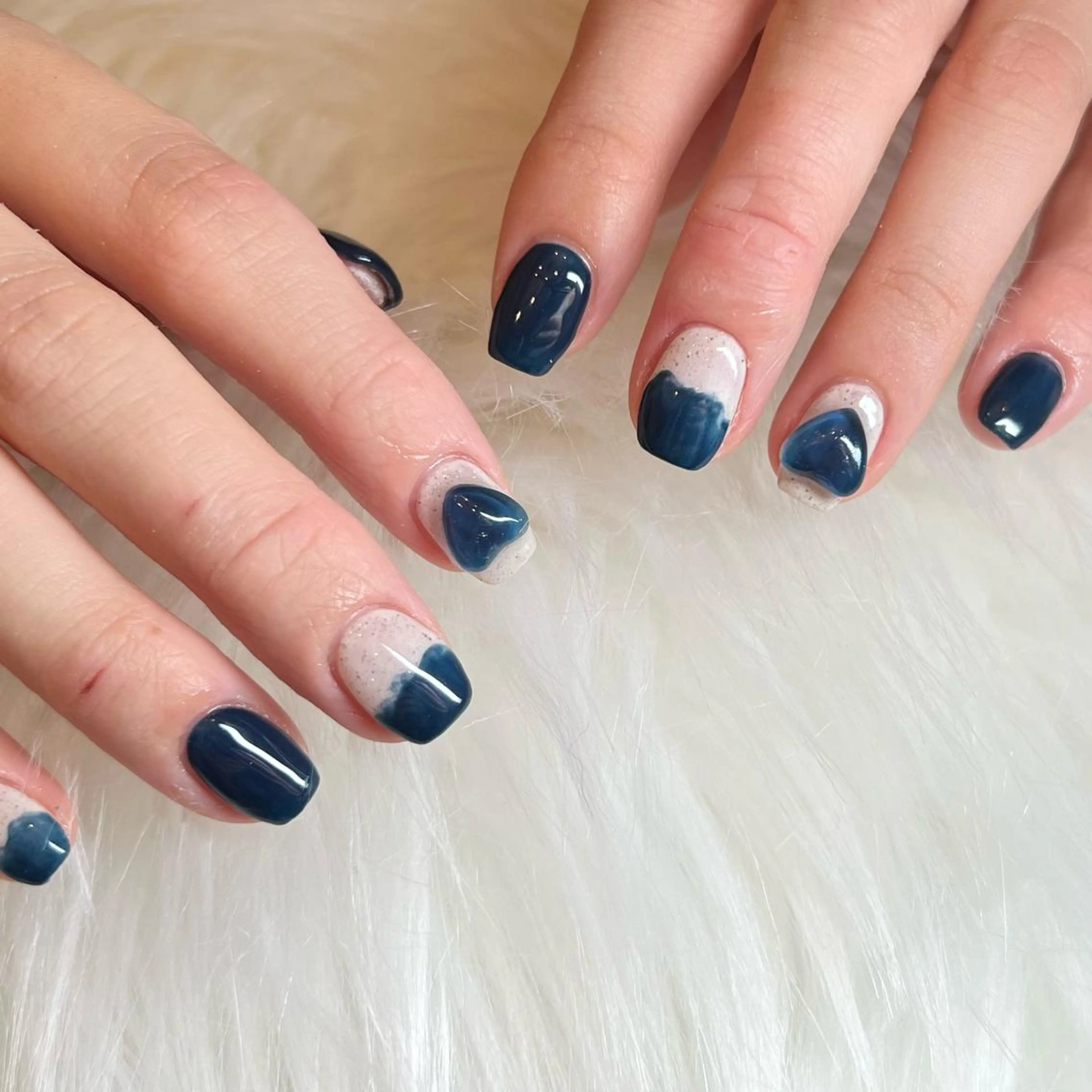 ネイル ハート ネイビー ワンカラーネイル 藤本 楓のネイルデザイン