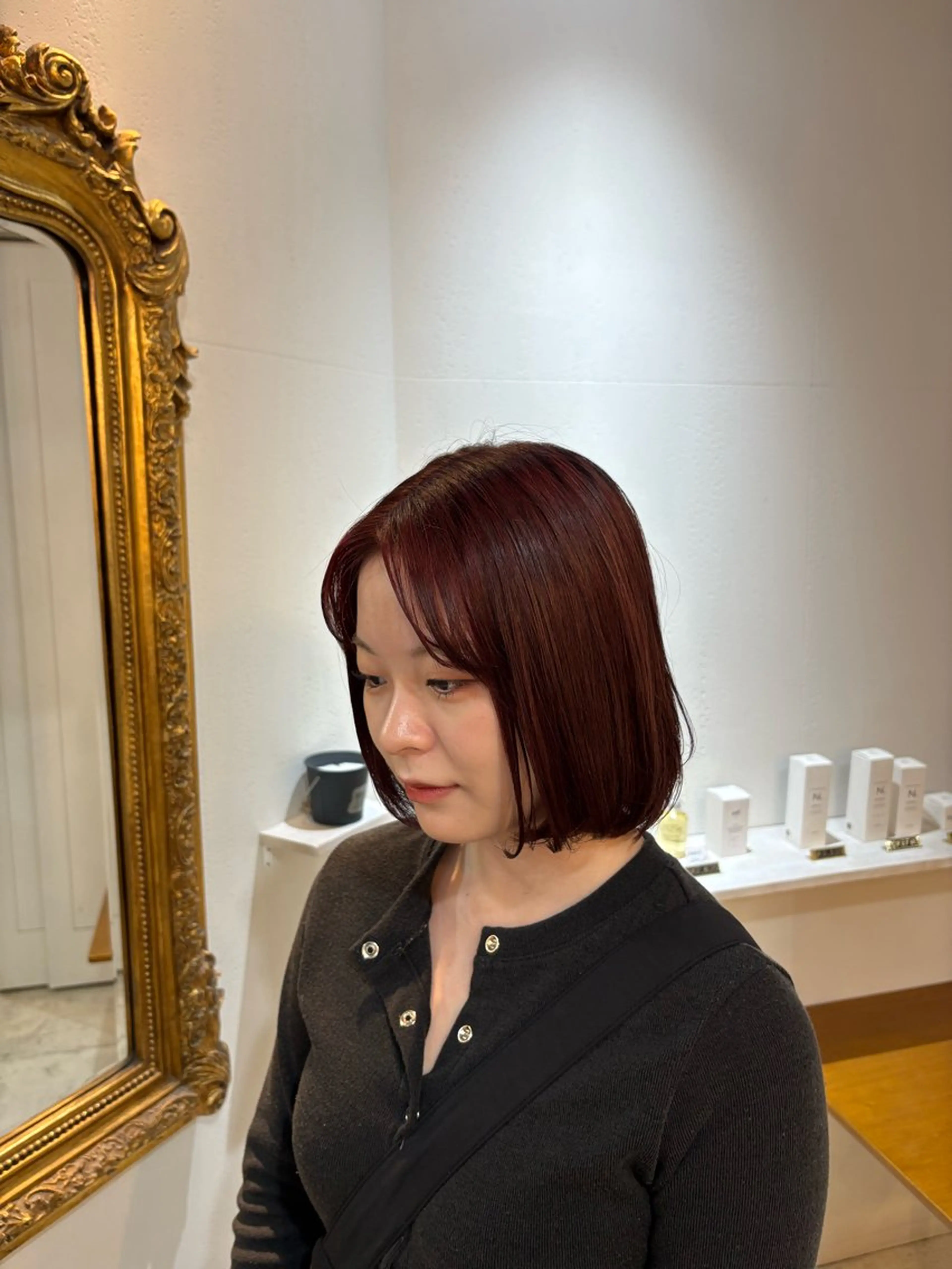 ショート ヘアカラー 🩶ハイトーン🖤 URARAのヘアスタイル