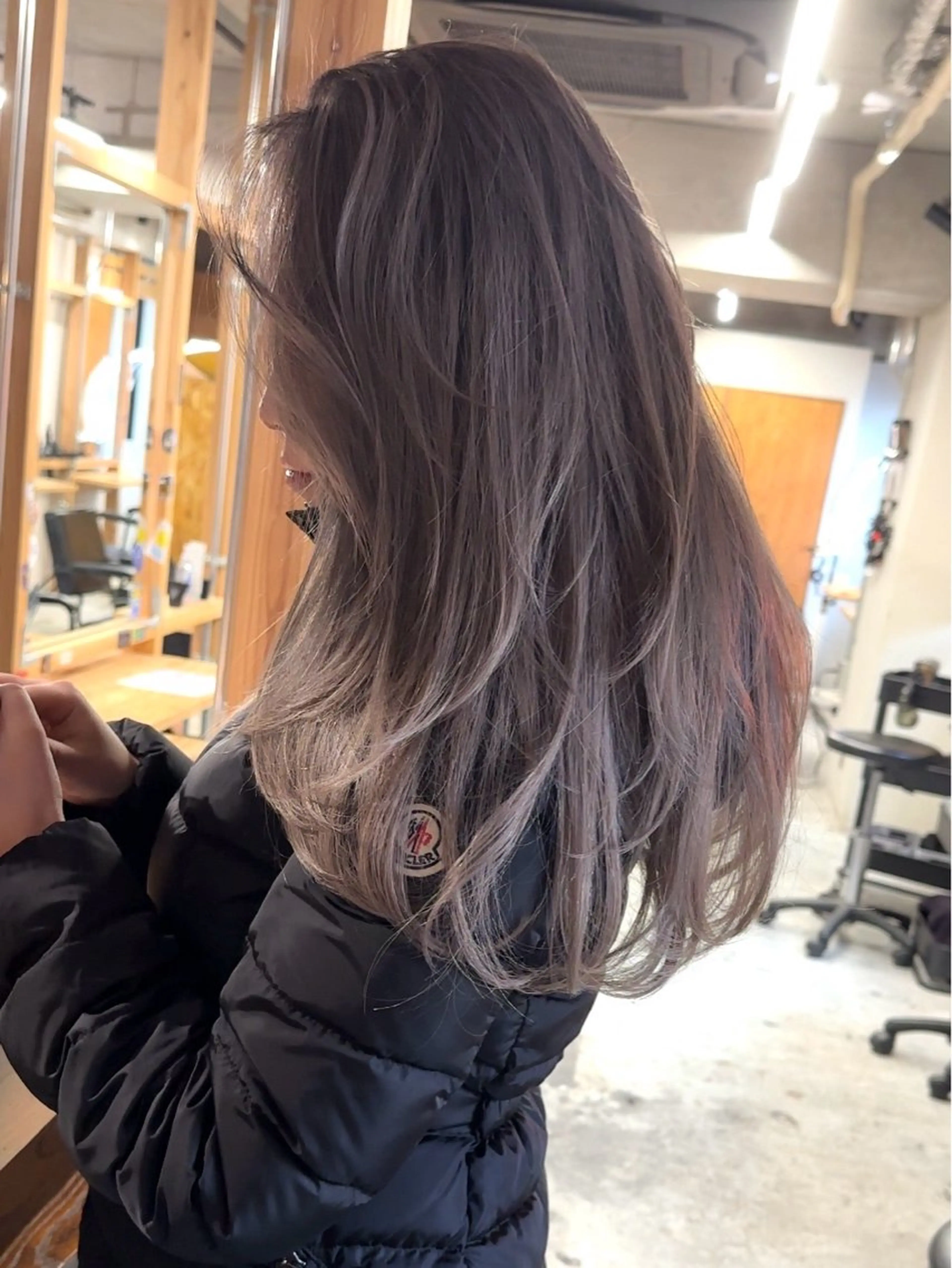 セミロング レイヤーカット 宮本 春花のヘアスタイル