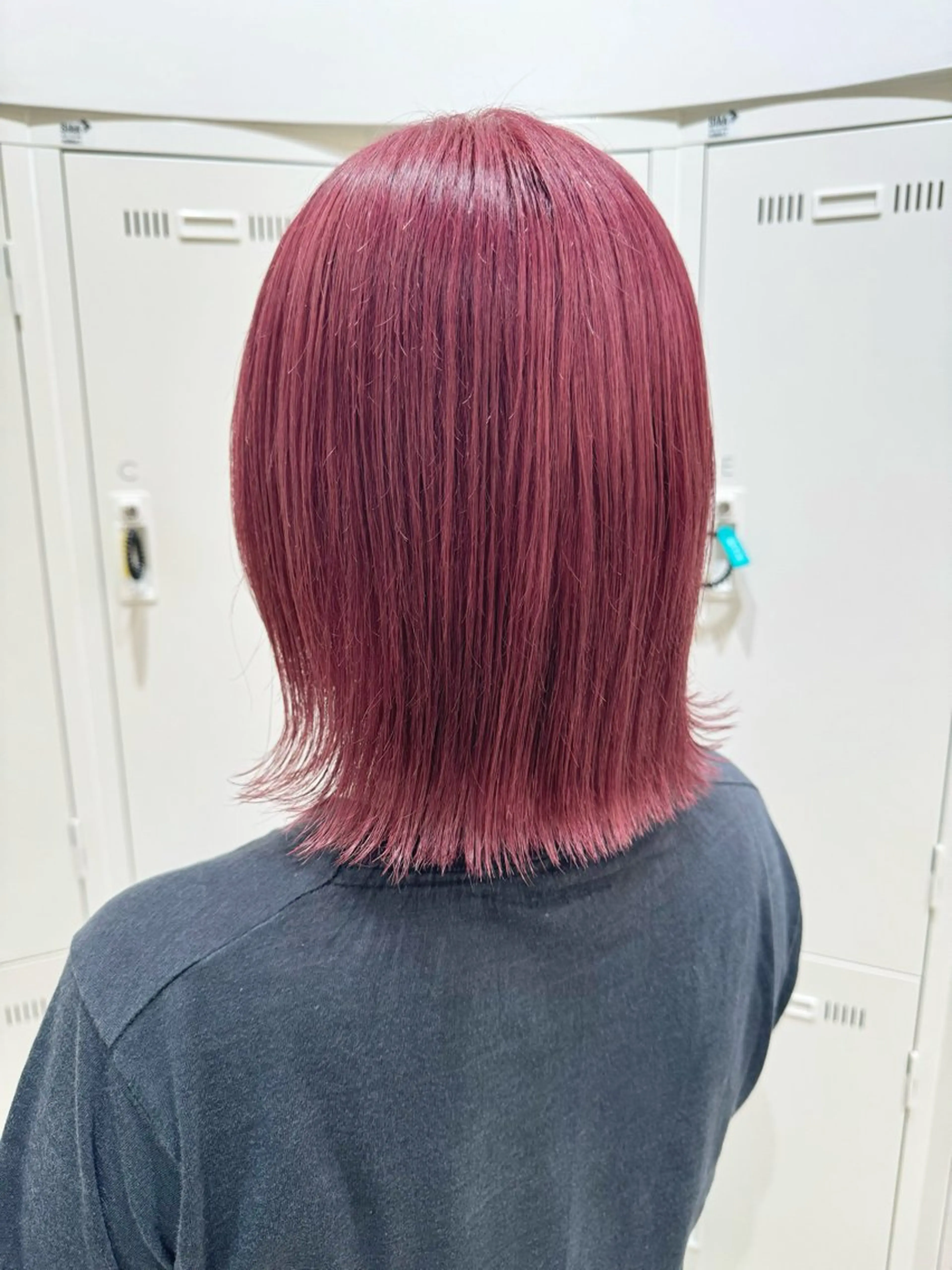 セミロング カラー 垢抜け/レイヤー/ ハイトーン/アスナのヘアスタイル