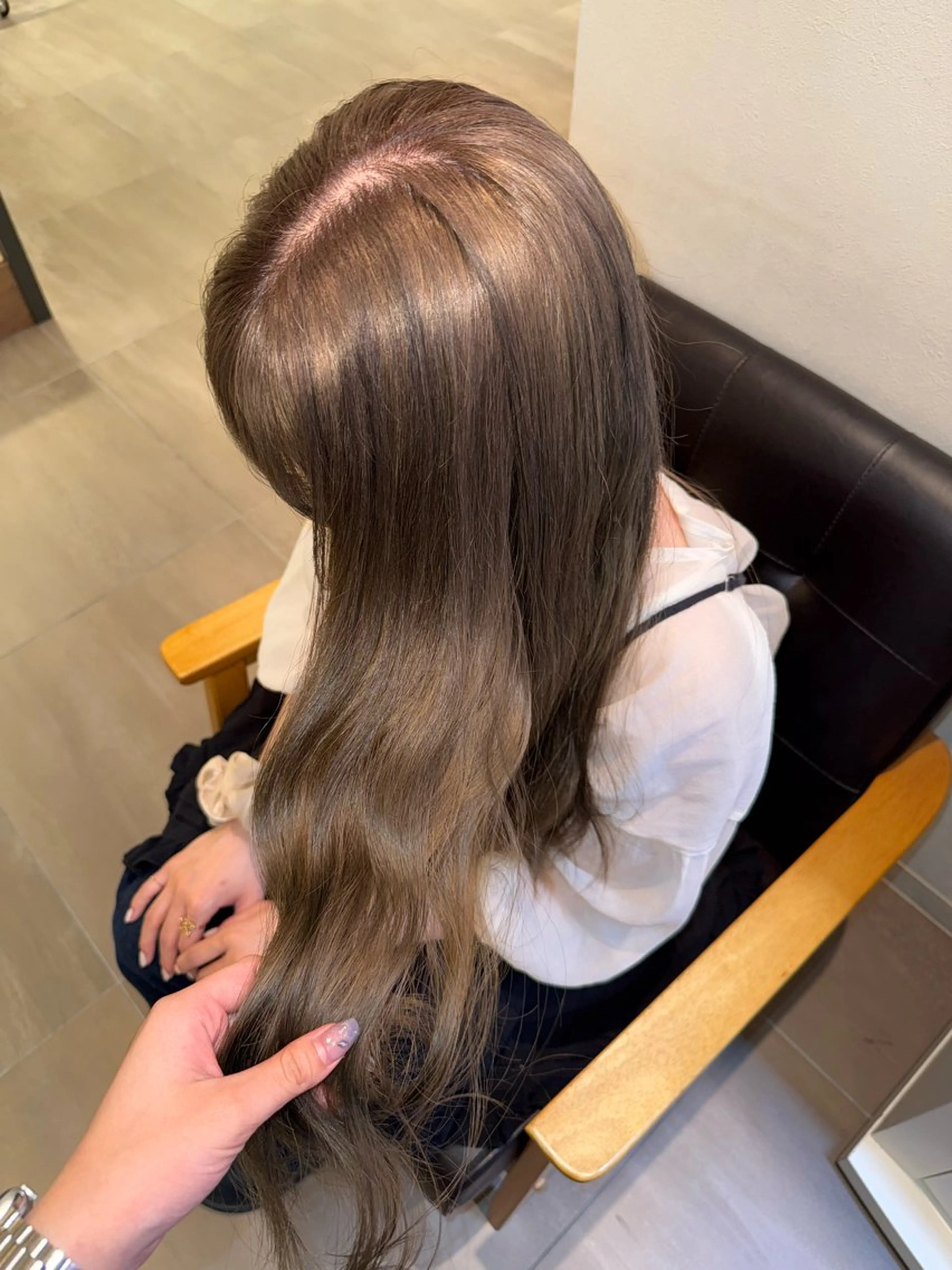 ロング Ayaka/天王寺 /ハイトーン/透明感のヘアスタイル