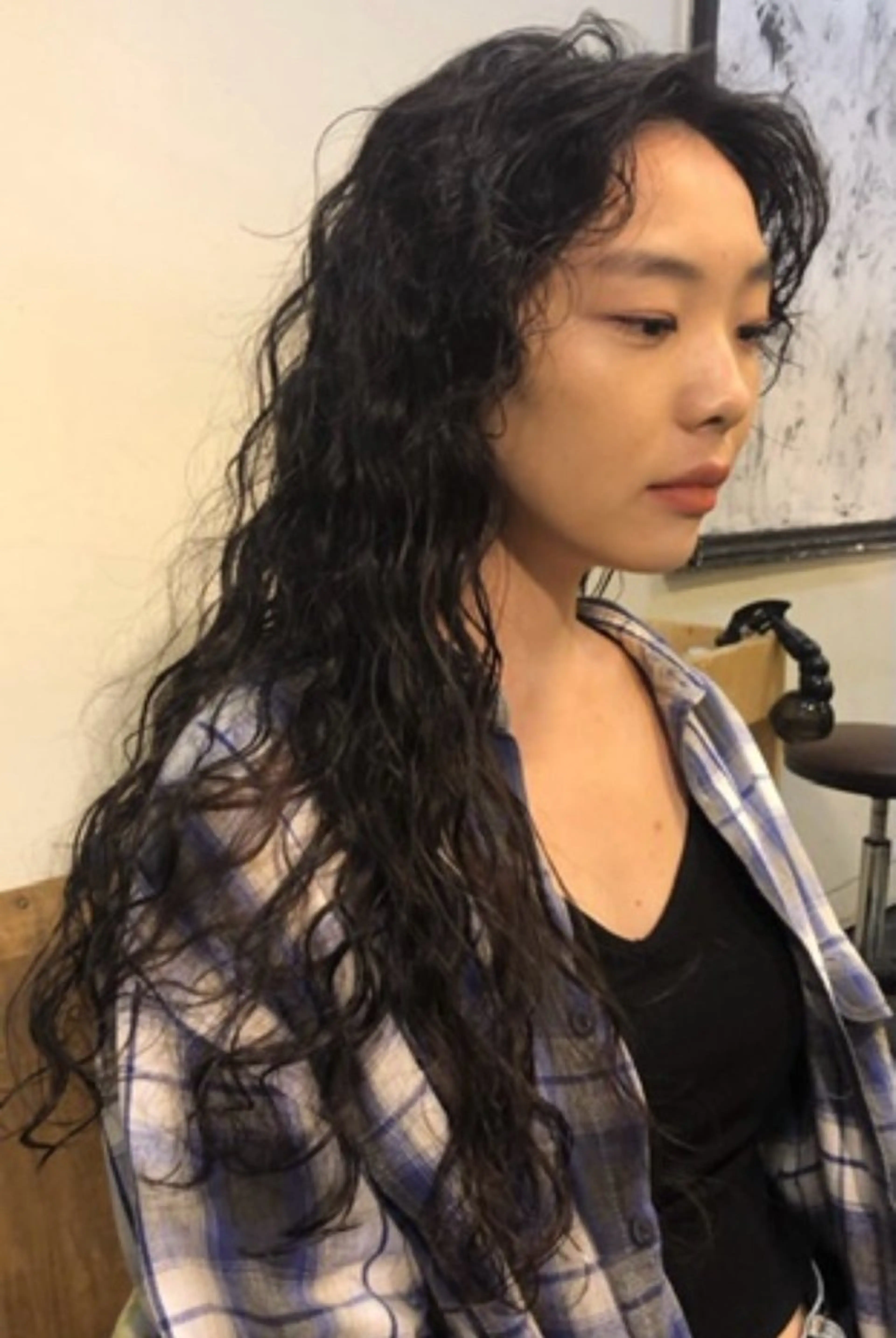 セミロング パーマ AYAKA 下北沢suuのヘアスタイル