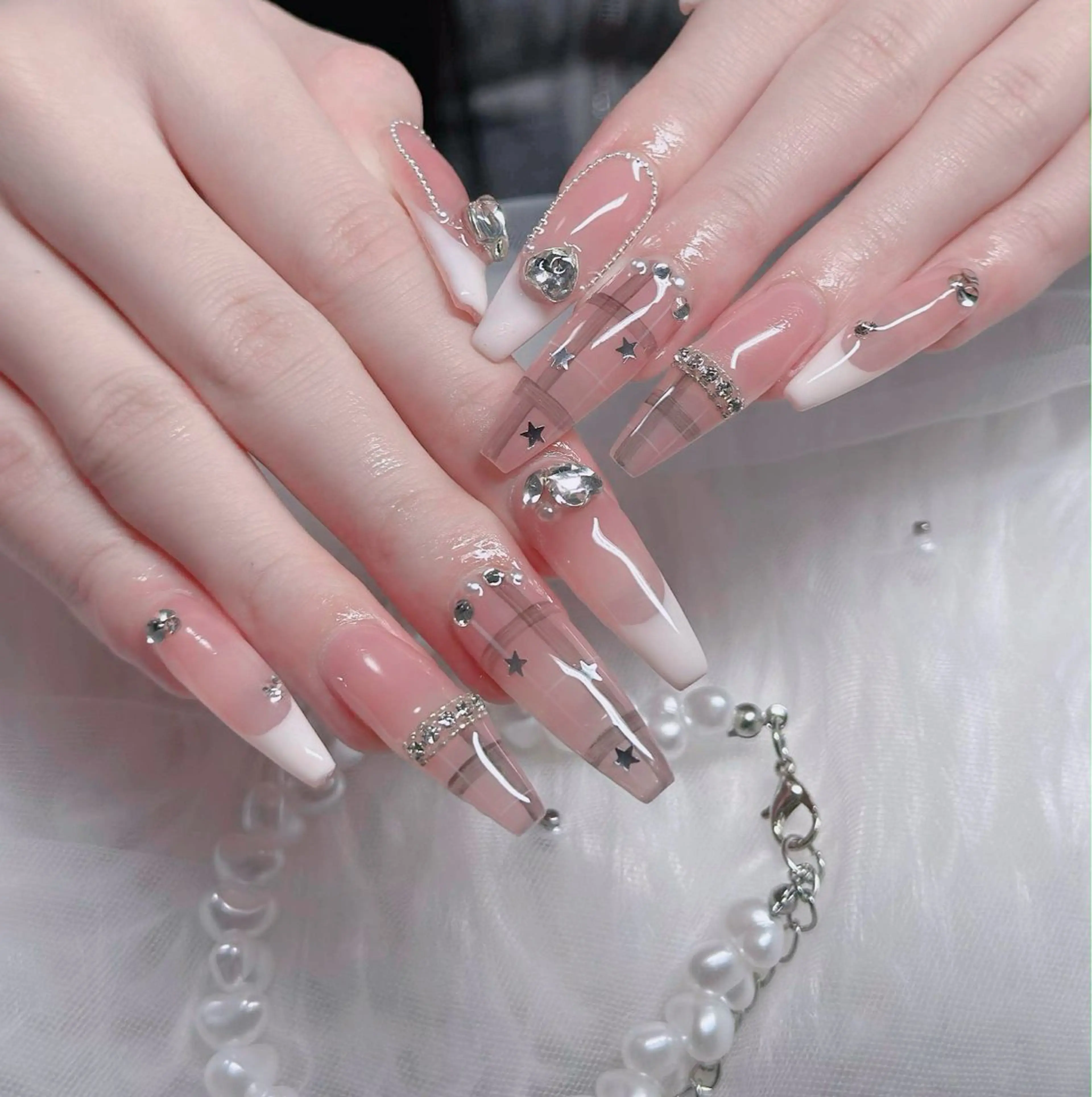 ネイル フレンチネイル ジェルネイル ガラスフレンチ ハロウィン ハート ハンドネイル H.baby Nail Salonのネイルデザイン