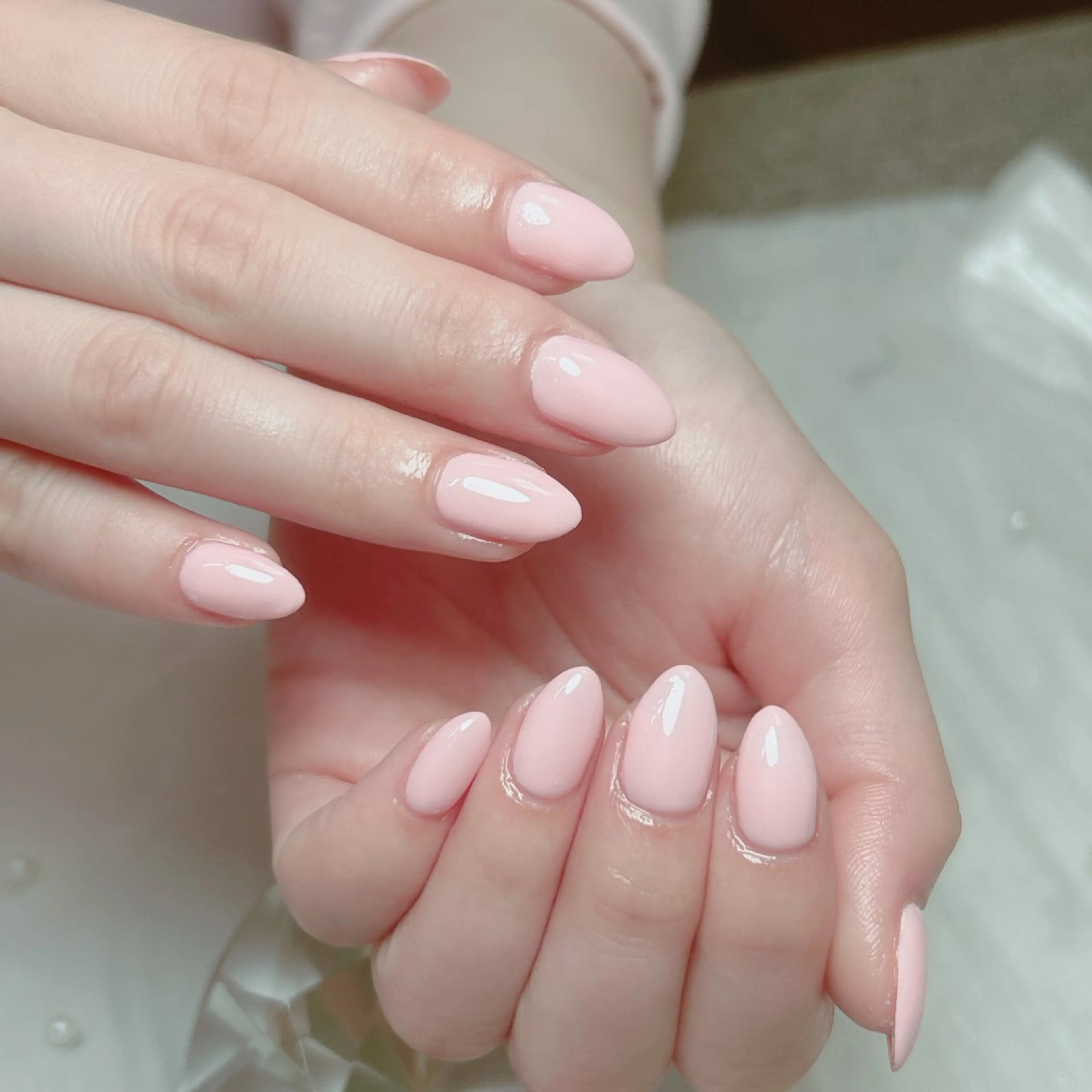 ネイル オーロラネイル フラワーネイル フレンチネイル キラキラネイル ラメ(グリッター) ハンドネイル Cute Tips nailのネイルデザイン