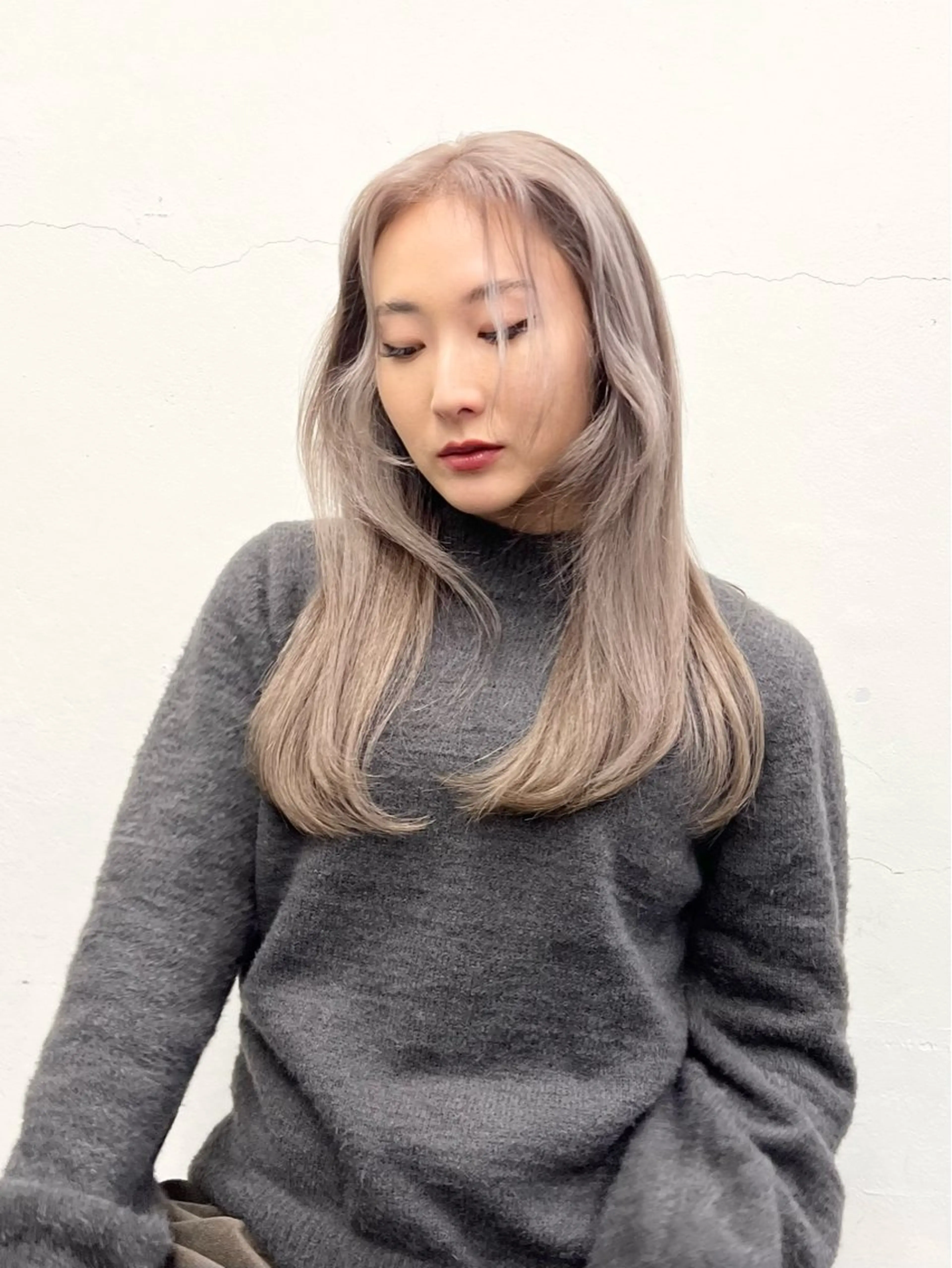 セミロング カラー アッシュ ベージュカラー ブリーチ ケアブリーチ 透明感カラー カット ヘアカラー トリートメント HARU//原宿🤍 リピート率NO.1のヘアスタイル