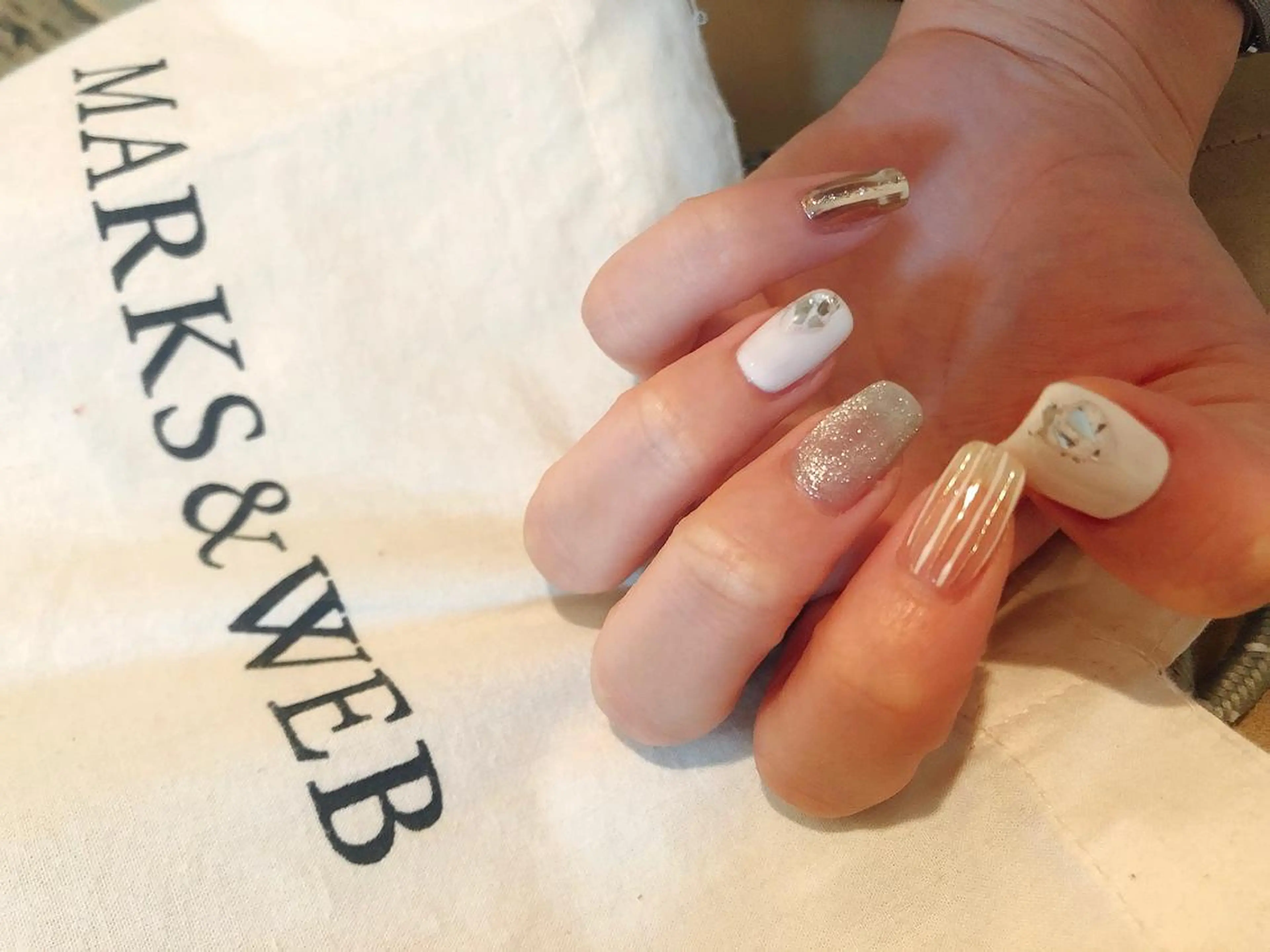 ネイル mogunail &blowのネイルデザイン