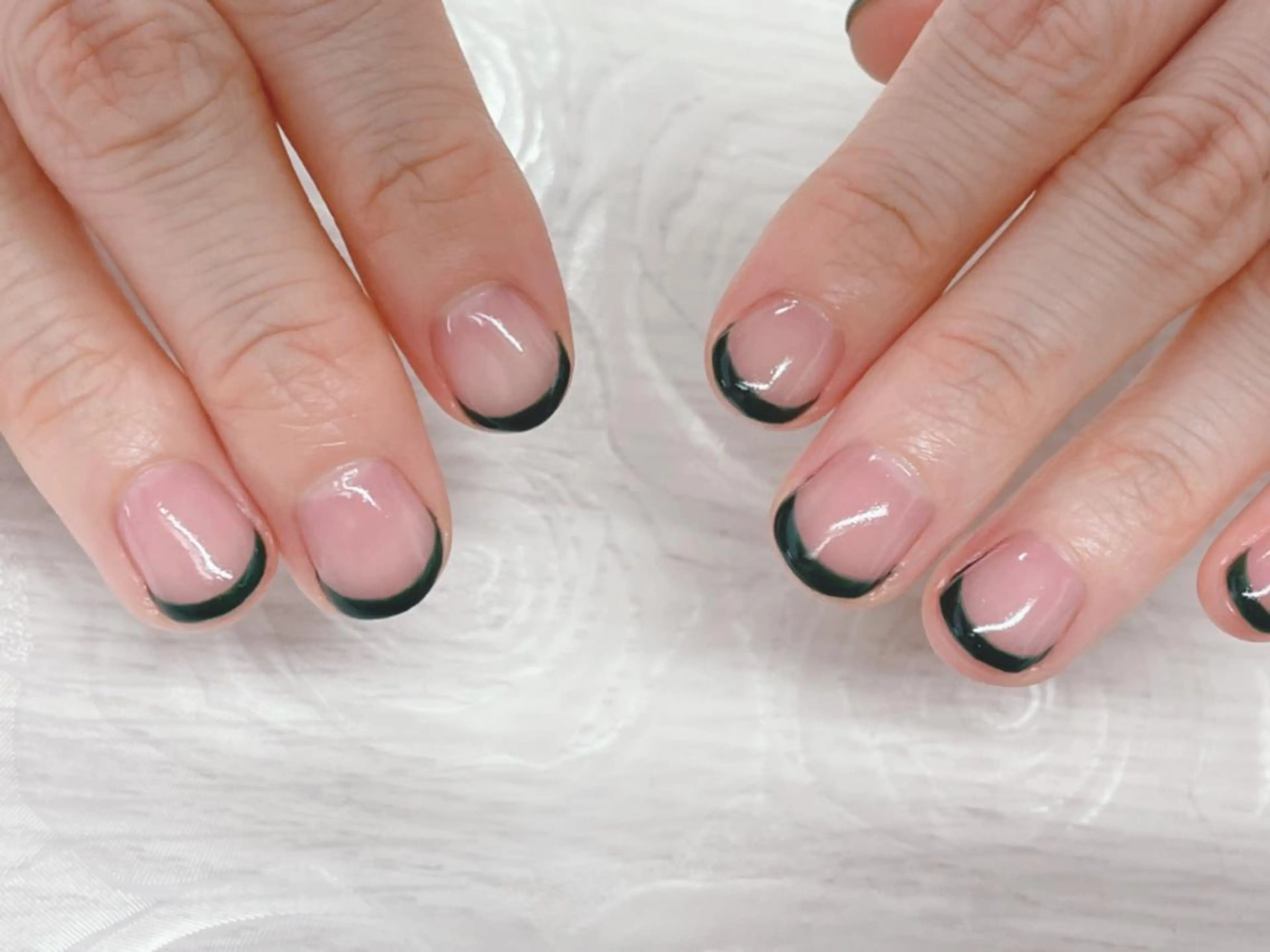 カラー ネイル フレンチネイル ショートネイル 芦辺 香奈のネイルデザイン