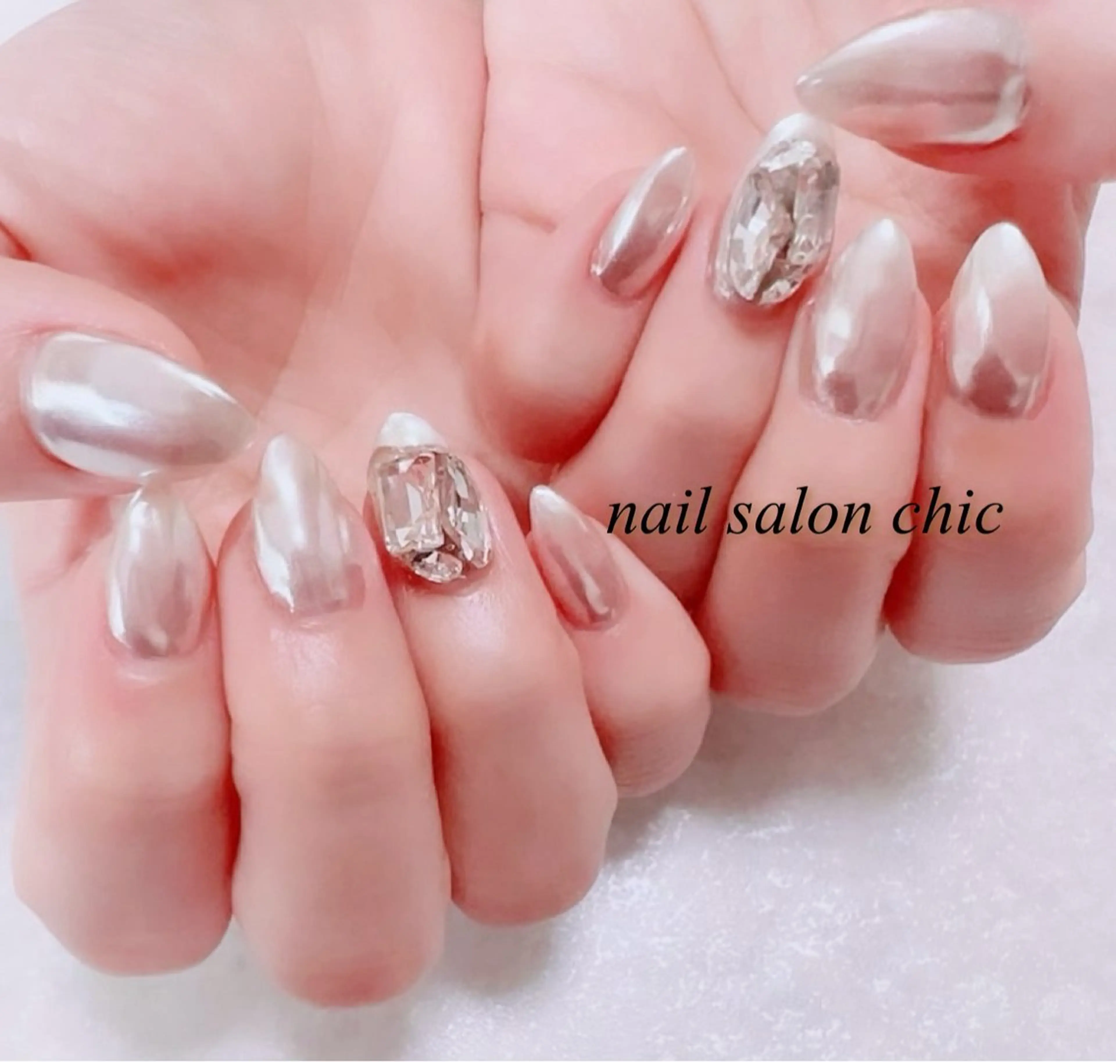 ネイル ミラーネイル シルバー nail salon chicのネイルデザイン