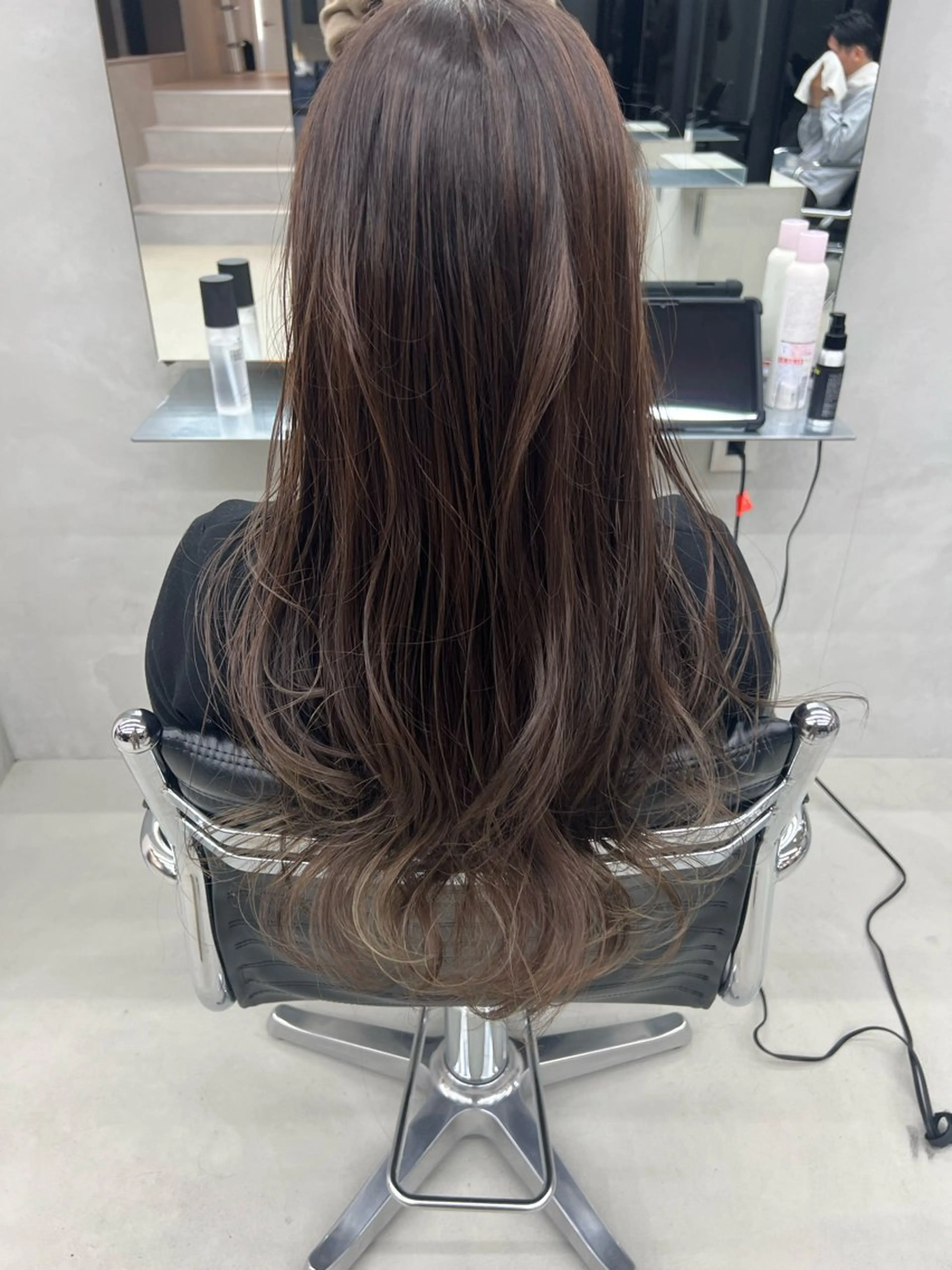 ロング カラー グラデーションカラー 吉沢遣人/レイヤー 艶カラー/抜け感のヘアスタイル