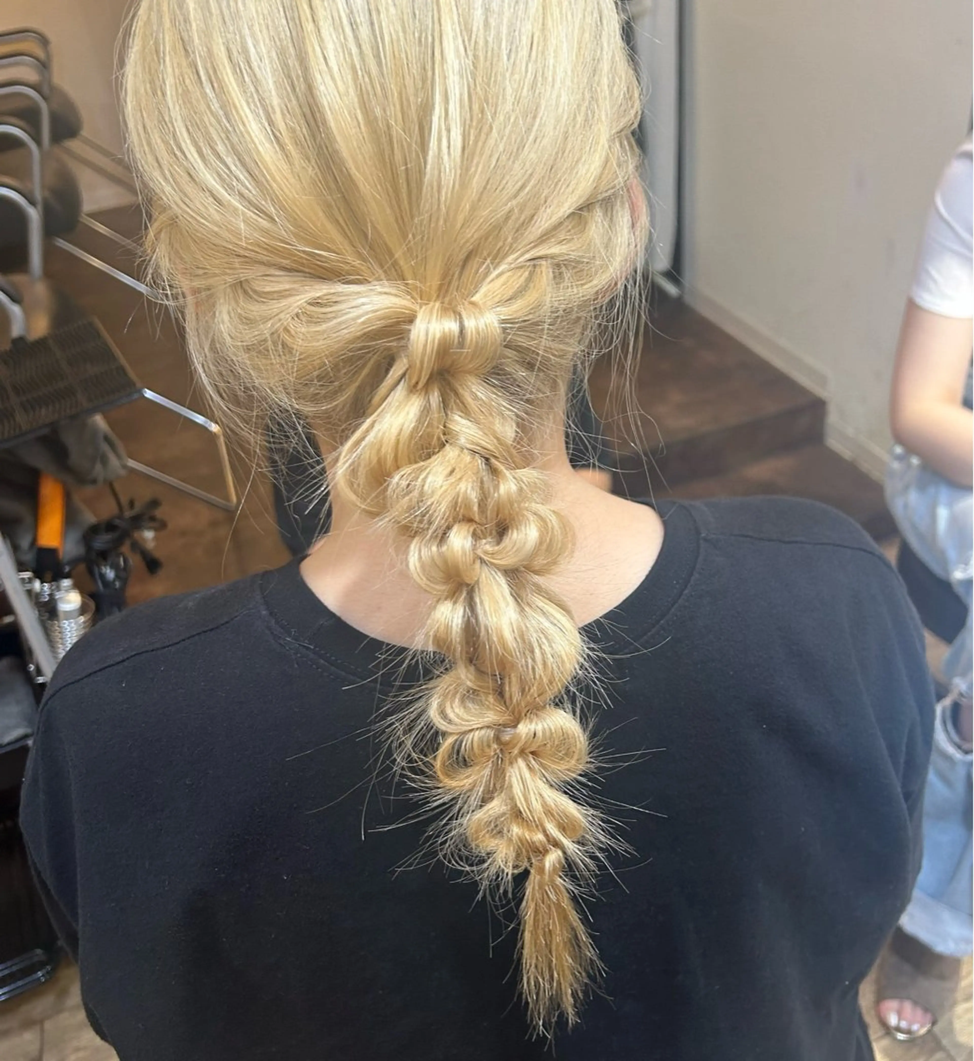 ロング ヘアアレンジ ボブ くびれヘア 顔周りカット 韓国風ヘア レイヤーカット ブリーチなしベージュ /ヘアセット/ミユのヘアスタイル
