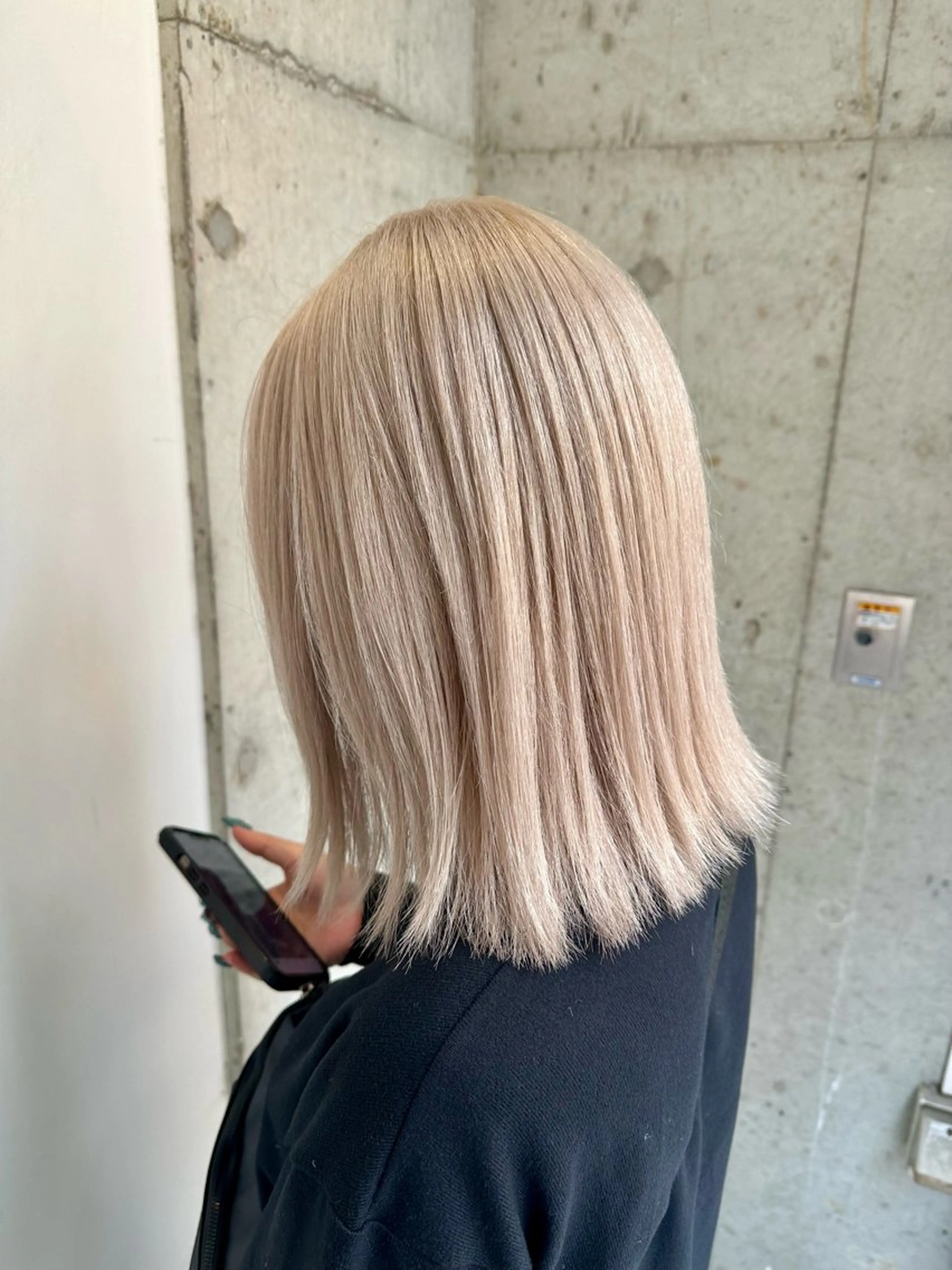 ミディアム カラー カット ヘアカラー トリートメント 🦋ハイトーン🦋/ かのんのヘアスタイル