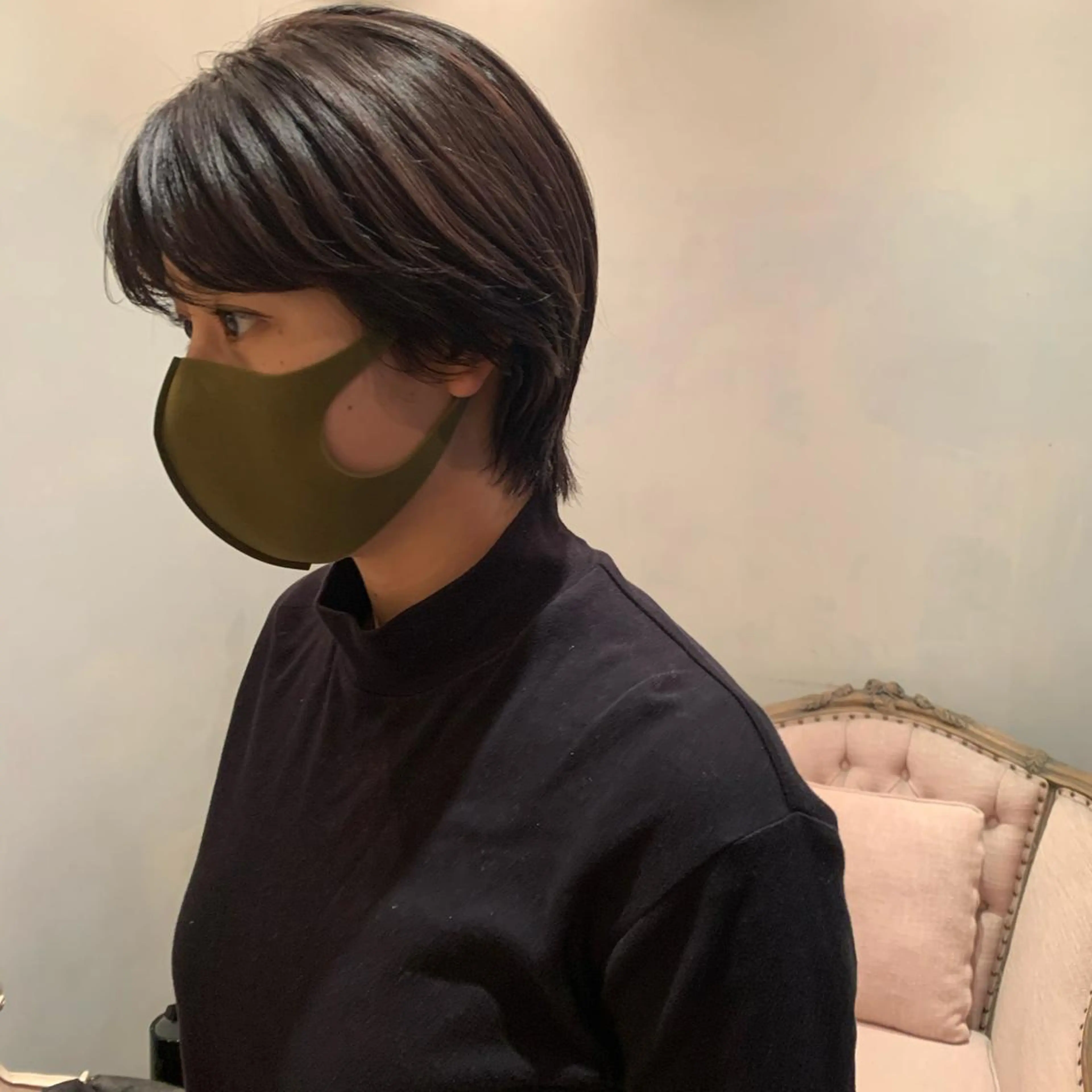 ショート SAKINO． ベージュカラーのヘアスタイル
