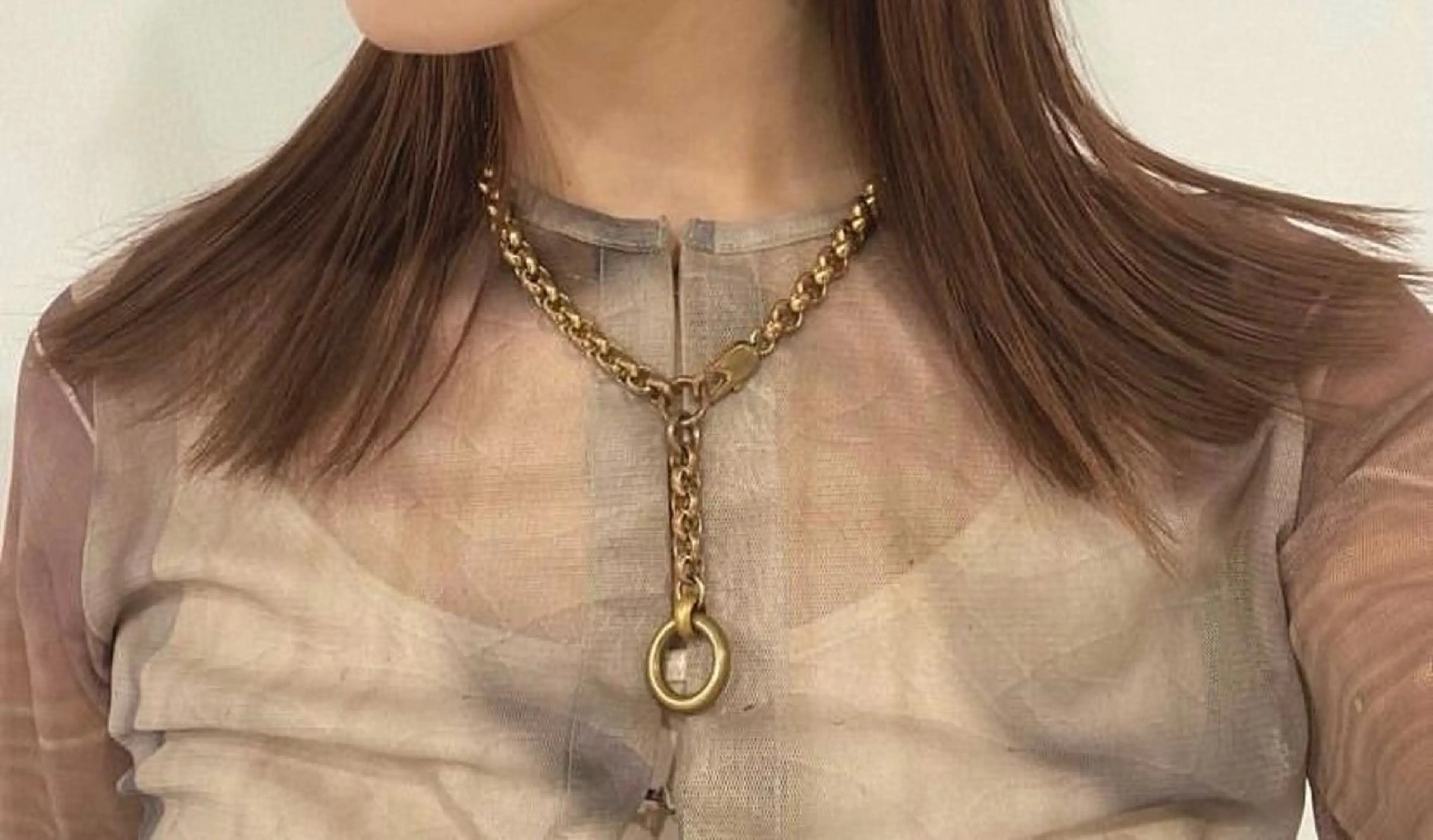 ミディアム ボブ 外ハネヘア hoNua. 栄/透明感カラーのヘアスタイル