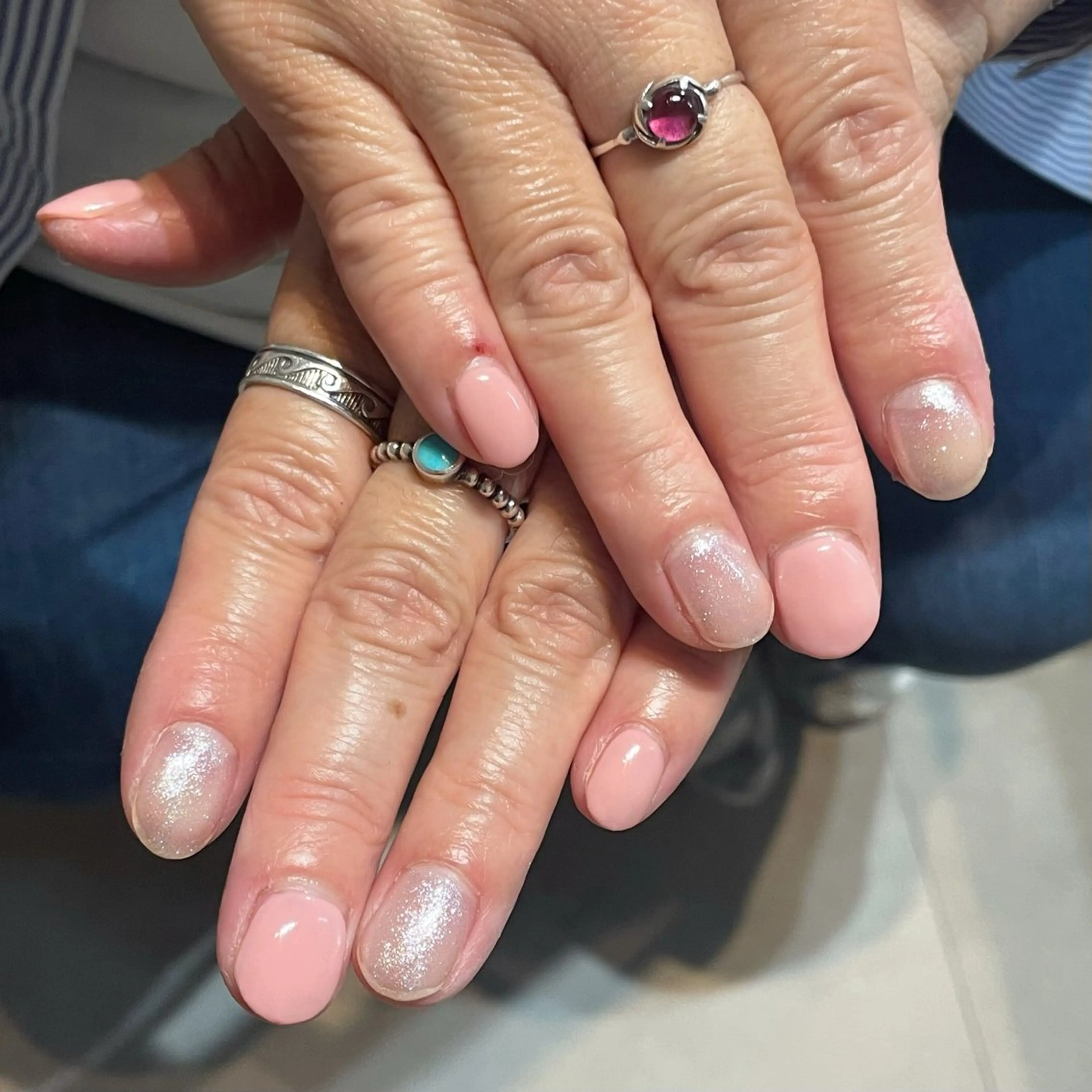 ネイル ラメ(グリッター) ワンカラーネイル ピンク シルバー jujur HARUKA🌸のネイルデザイン