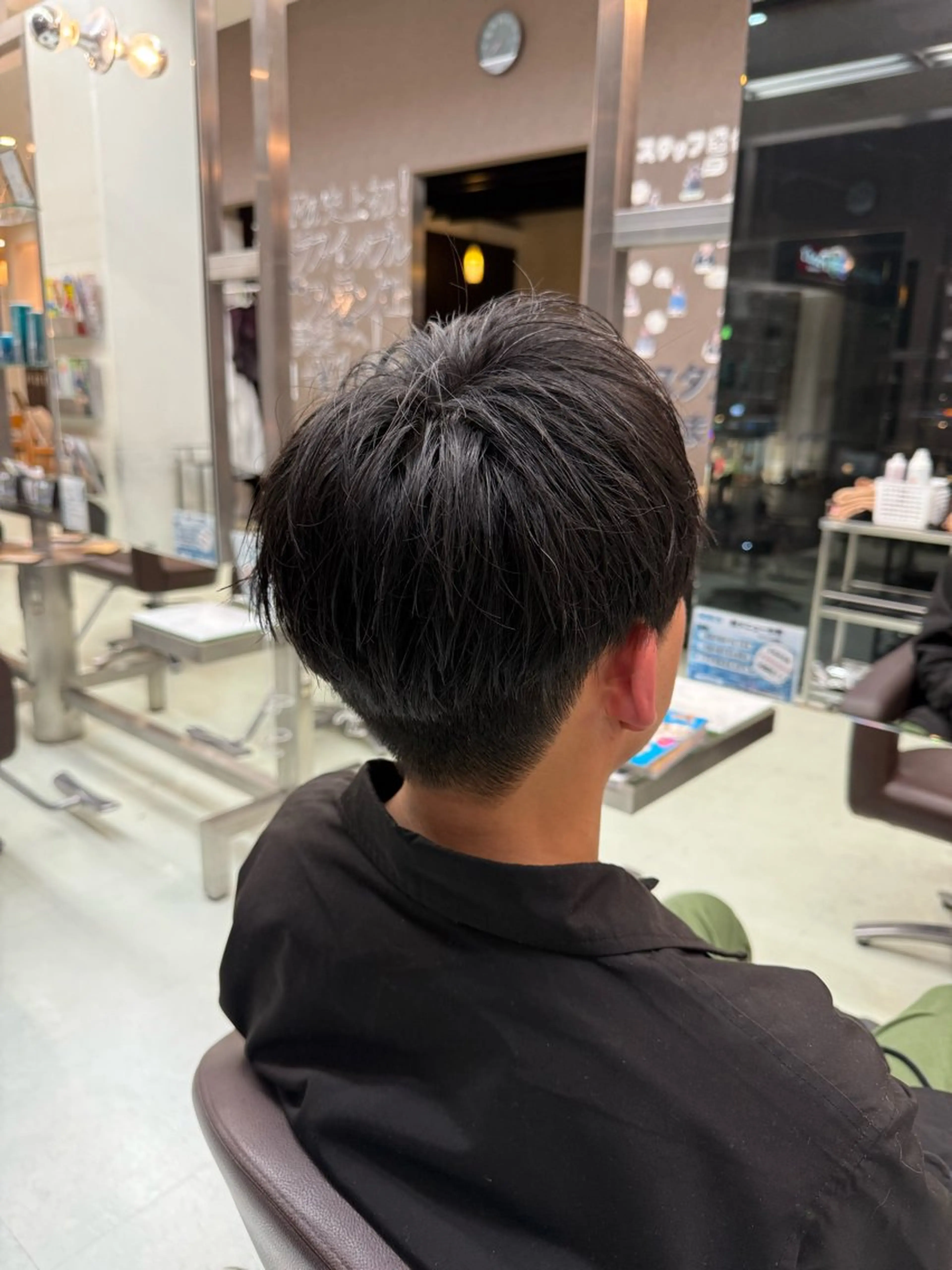 メンズ カット 新井優馬｜縮毛矯正/ 地毛風ストレートのヘアスタイル