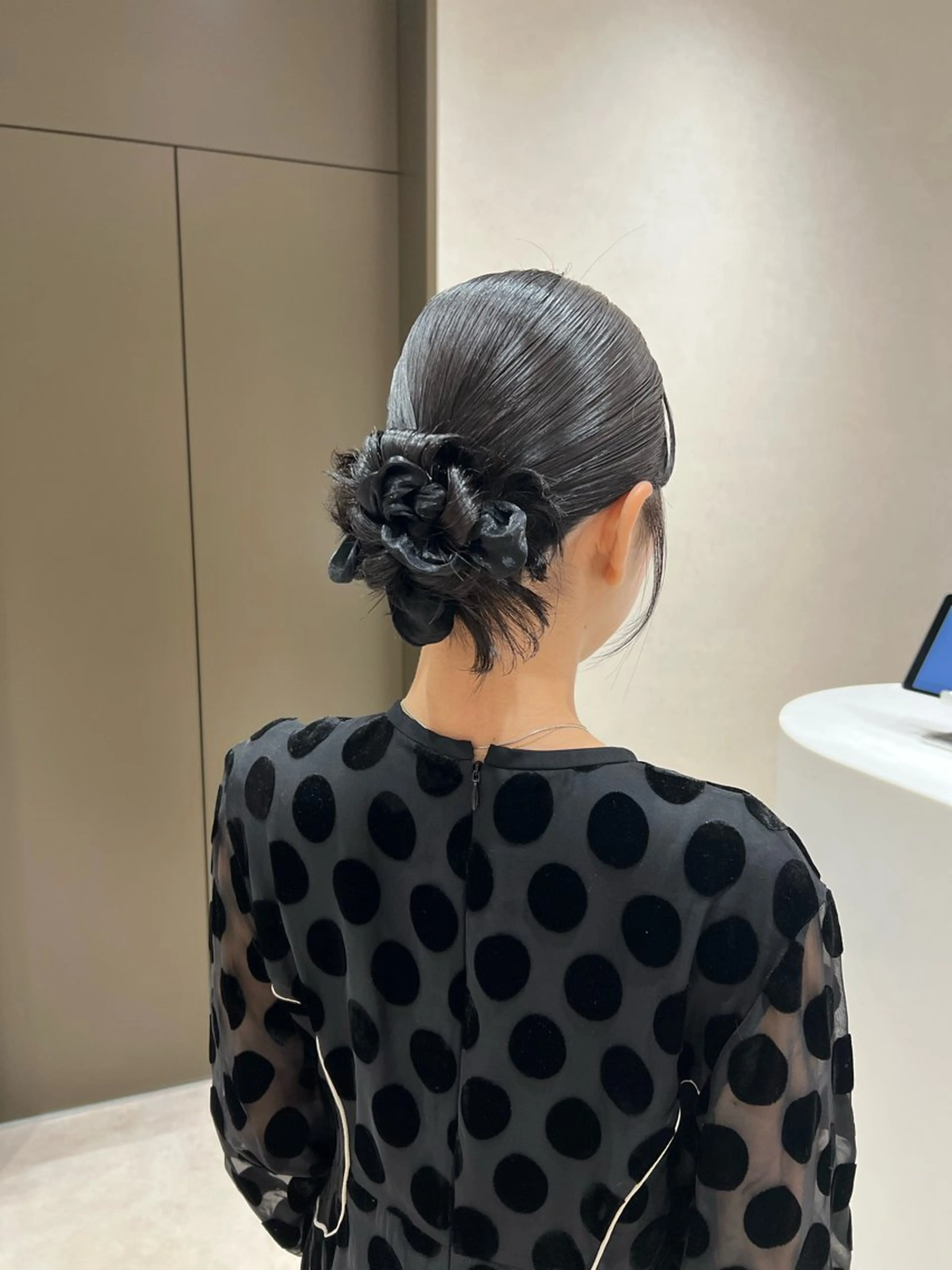 ミディアム カラー ヘアアレンジ 結婚式・ブライダル グレージュ 泉 愛美のヘアスタイル