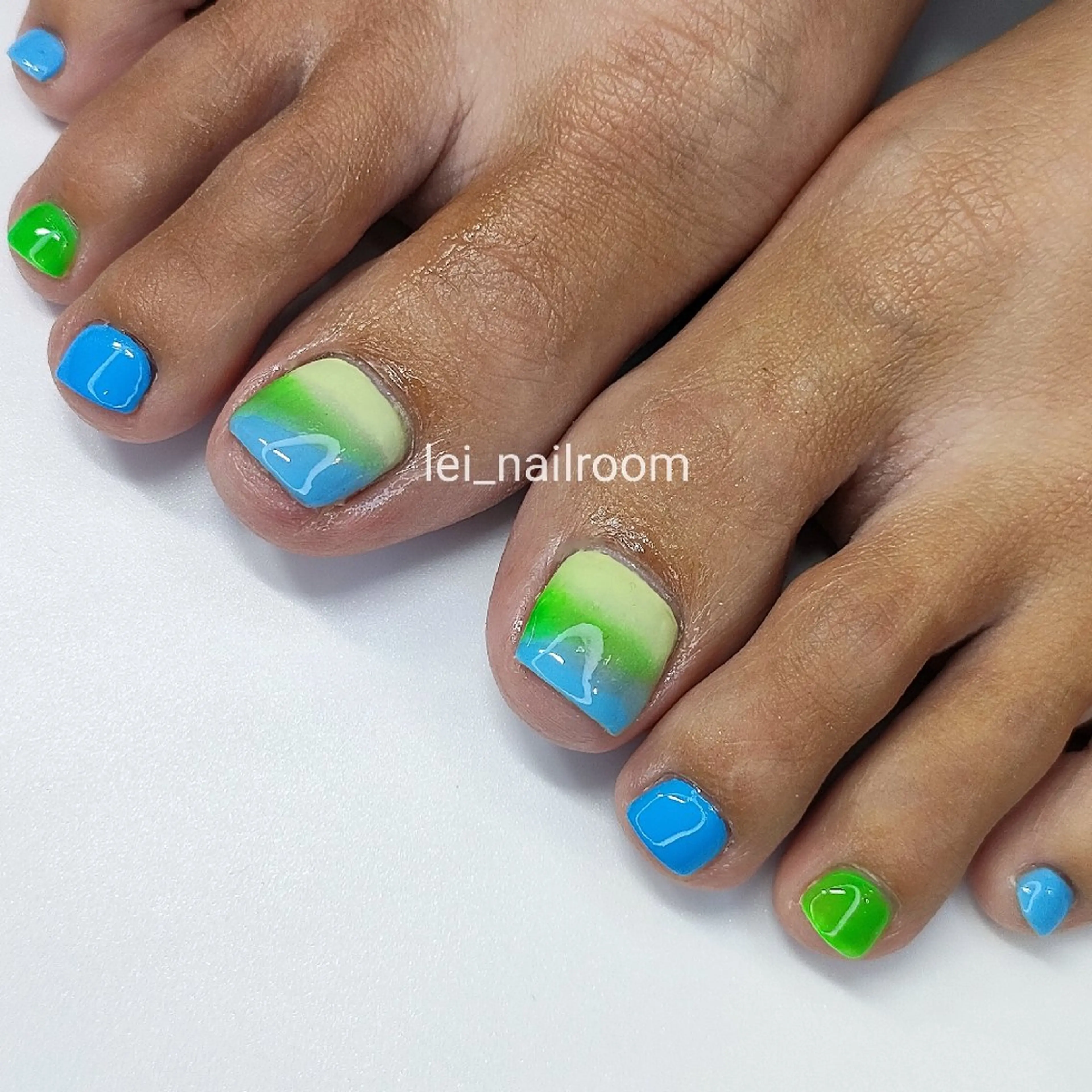 ネイル フットネイル lei🌼 nailroomのネイルデザイン