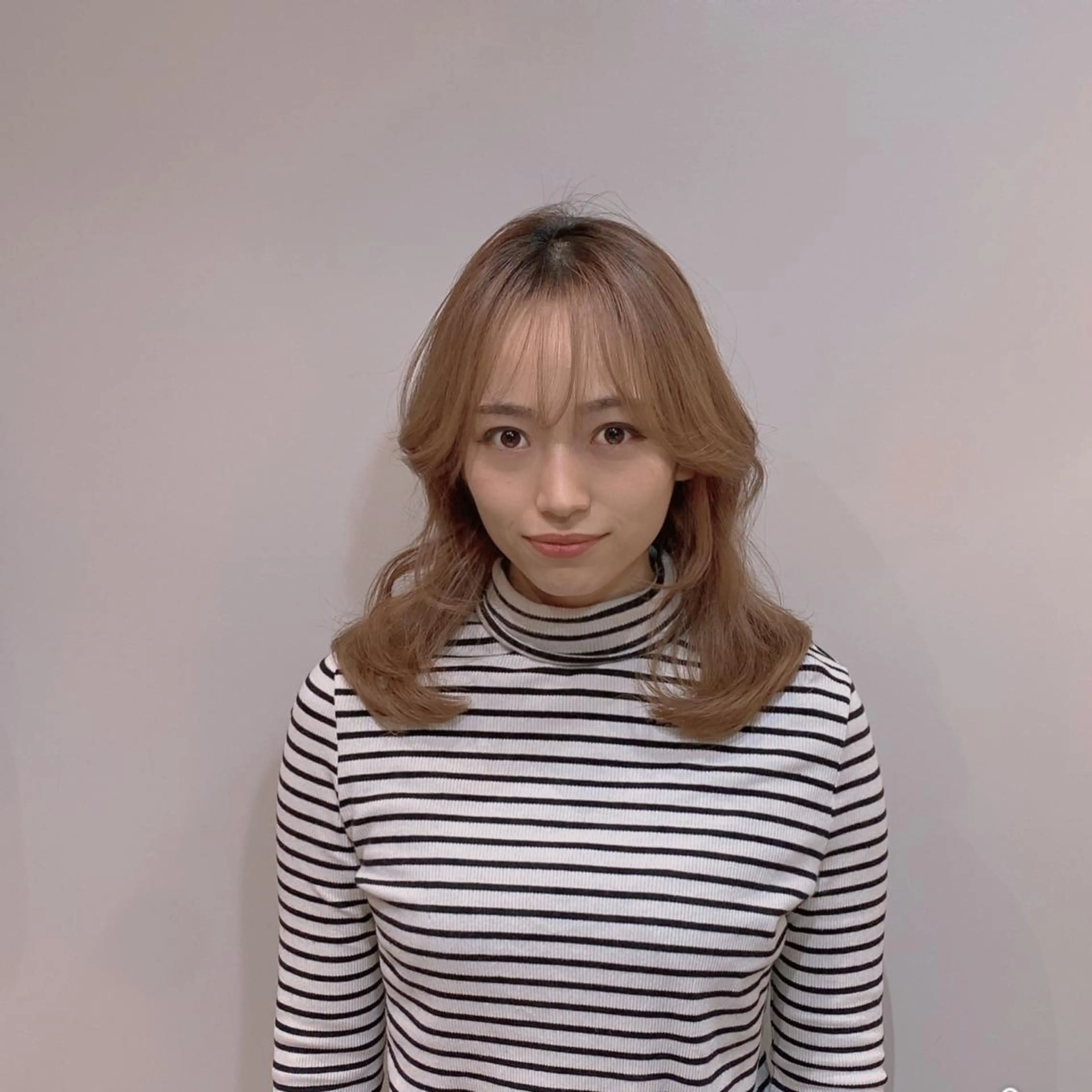 ミディアム カット パーソナルカラー lapiax阿部のヘアスタイル