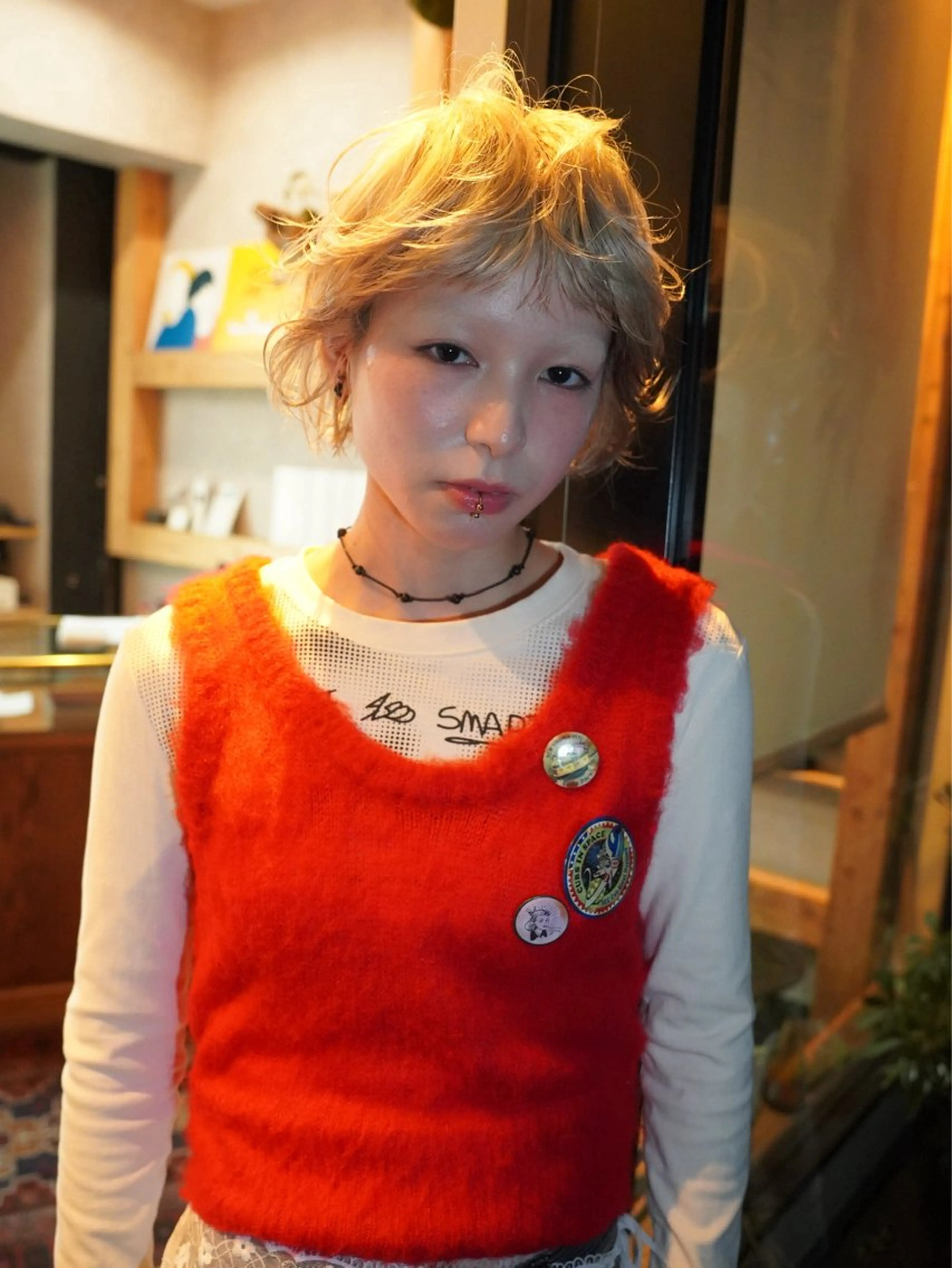 ショート ブリーチカラー🥣 デザインカラー🌈のヘアスタイル