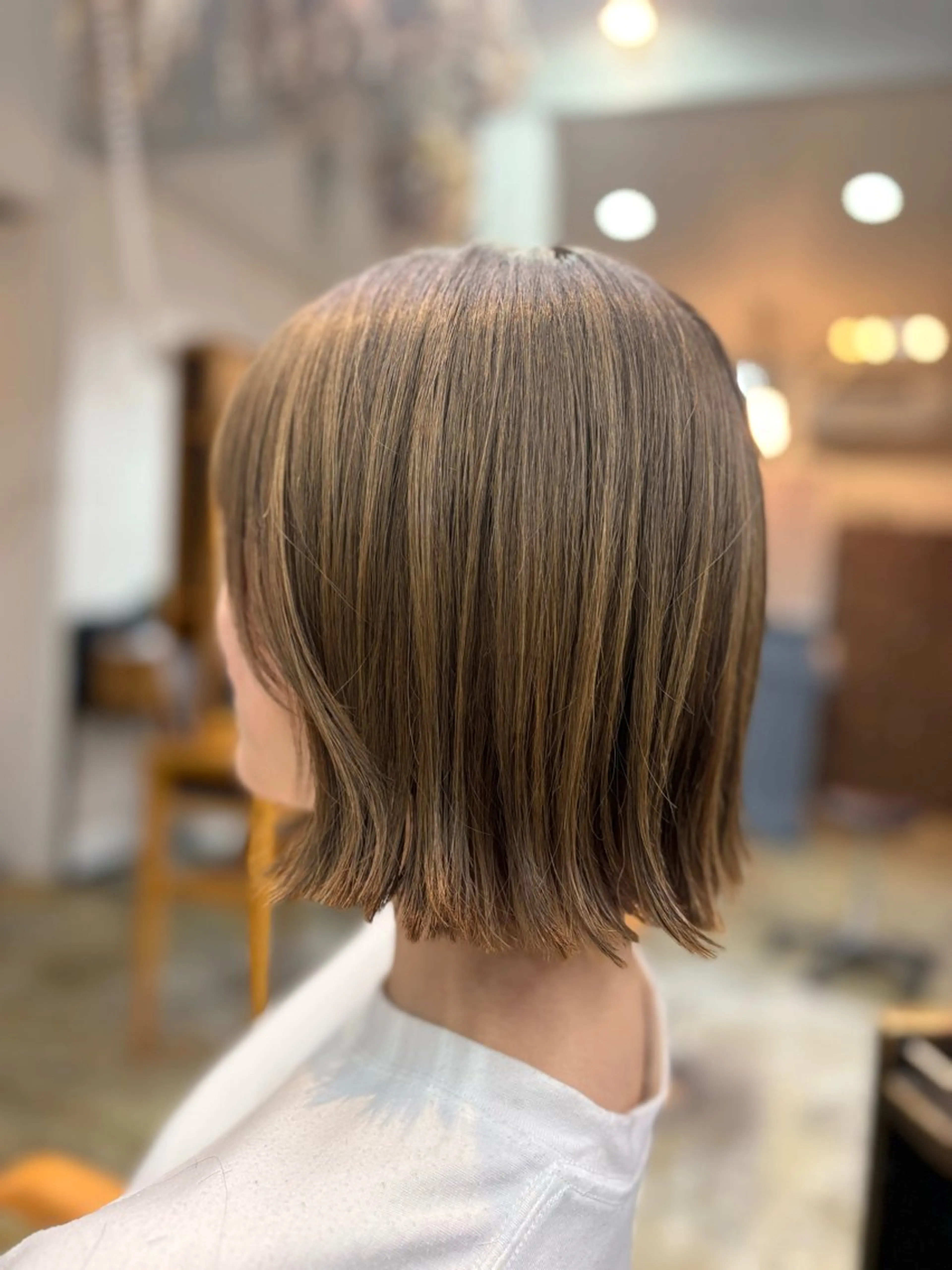 ミディアム ボブ 顔周りカット レイヤーカット h所属・寺尾 加奈子のヘアスタイル