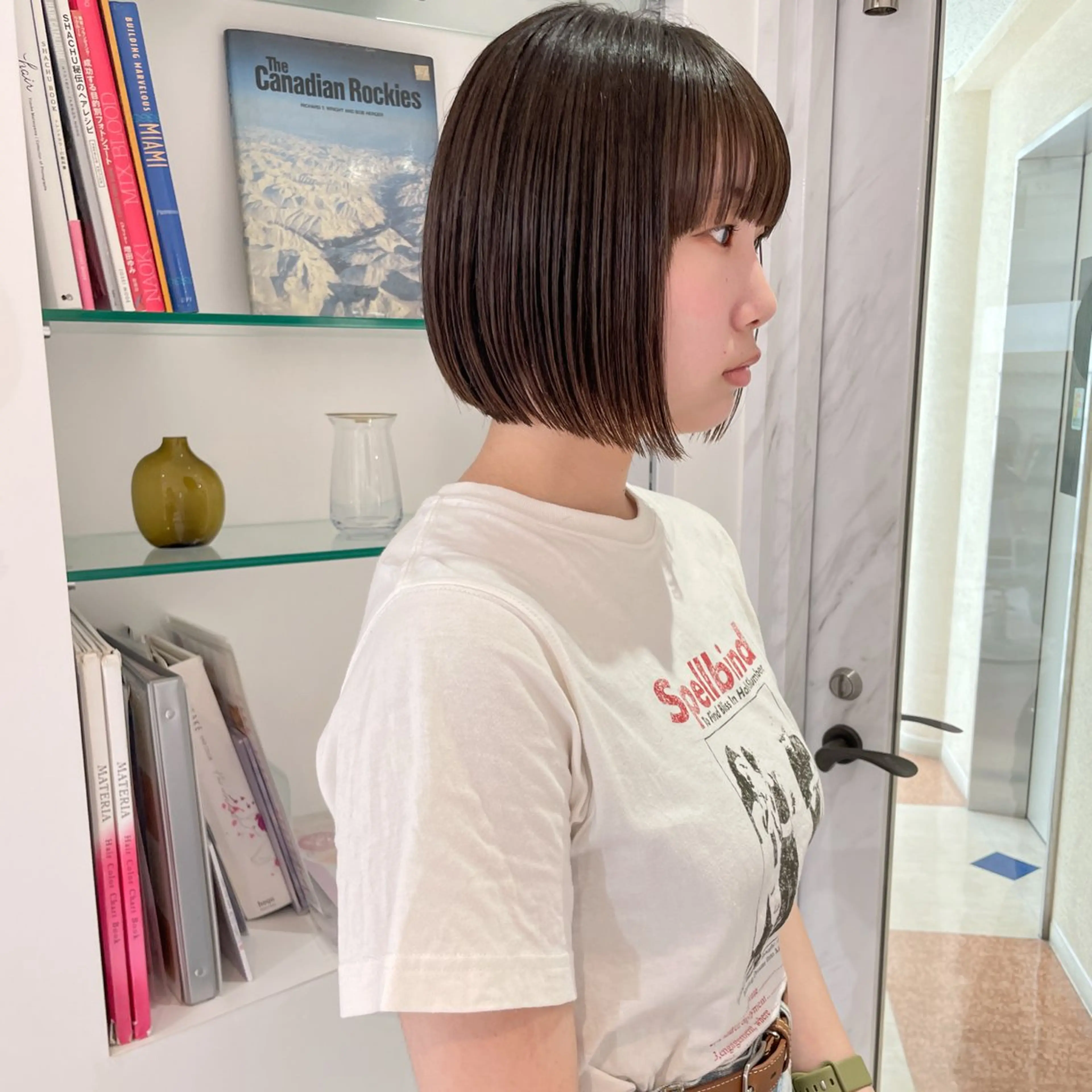 ミディアム ボブ ワイドバング カット 縮毛矯正 似合わせヘア🤍 面田法子のヘアスタイル