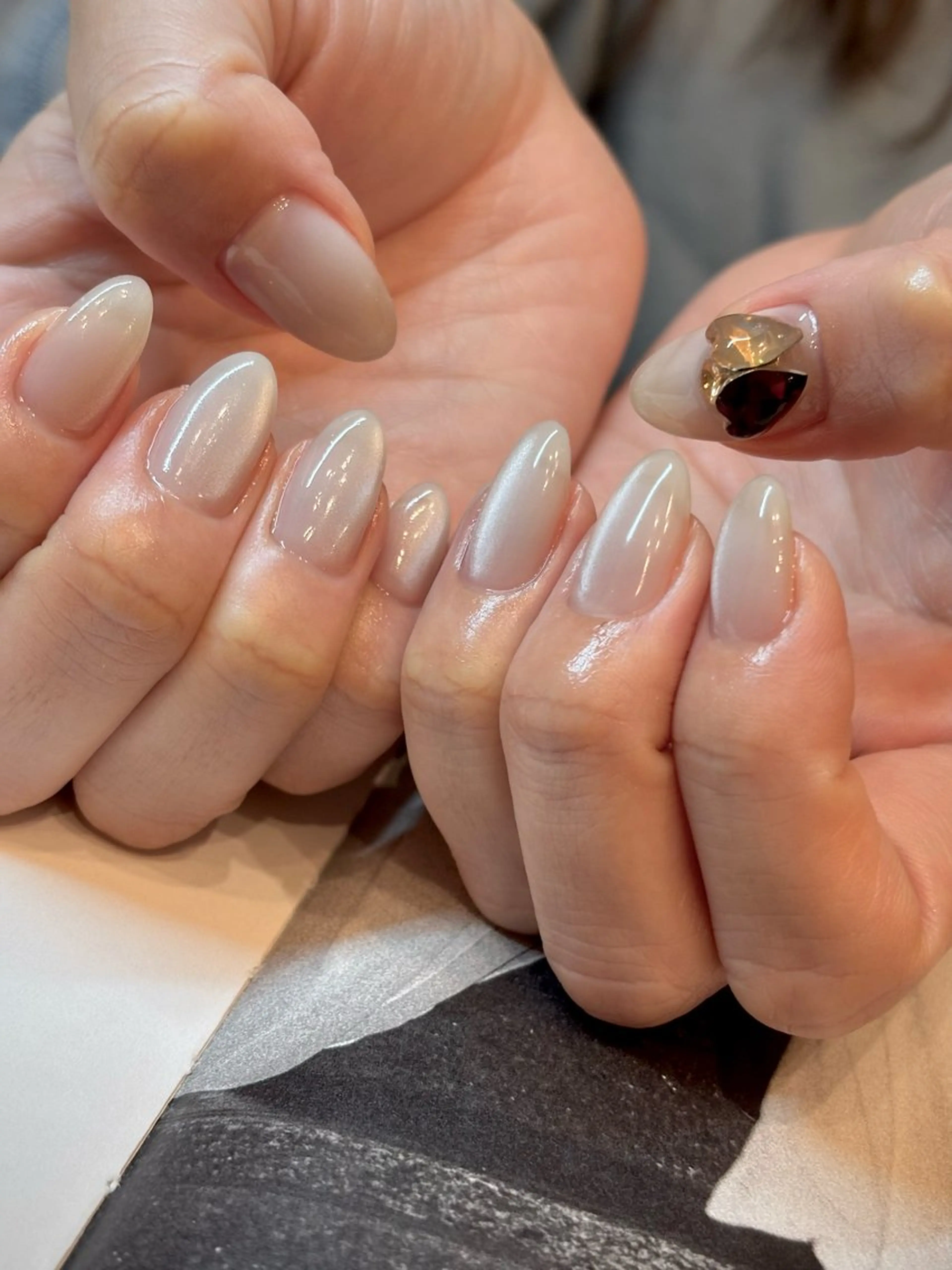 キッズ ネイル フットネイル ジェルネイル マグネットネイル ニュアンスネイル ワンカラーネイル illum hicariのネイルデザイン