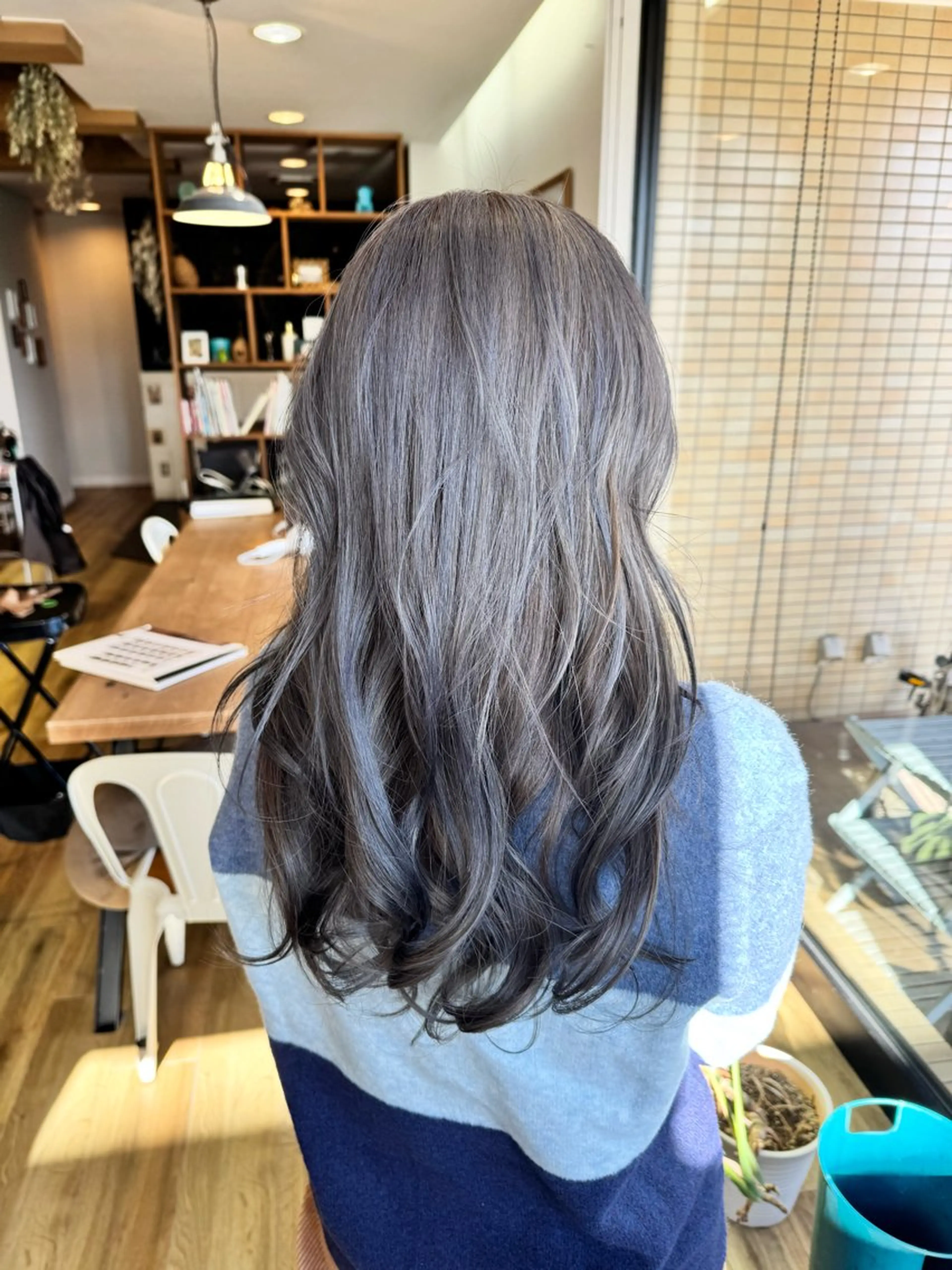 ロング カラー ヘアカラー トリートメント ツキダテ ユイのヘアスタイル