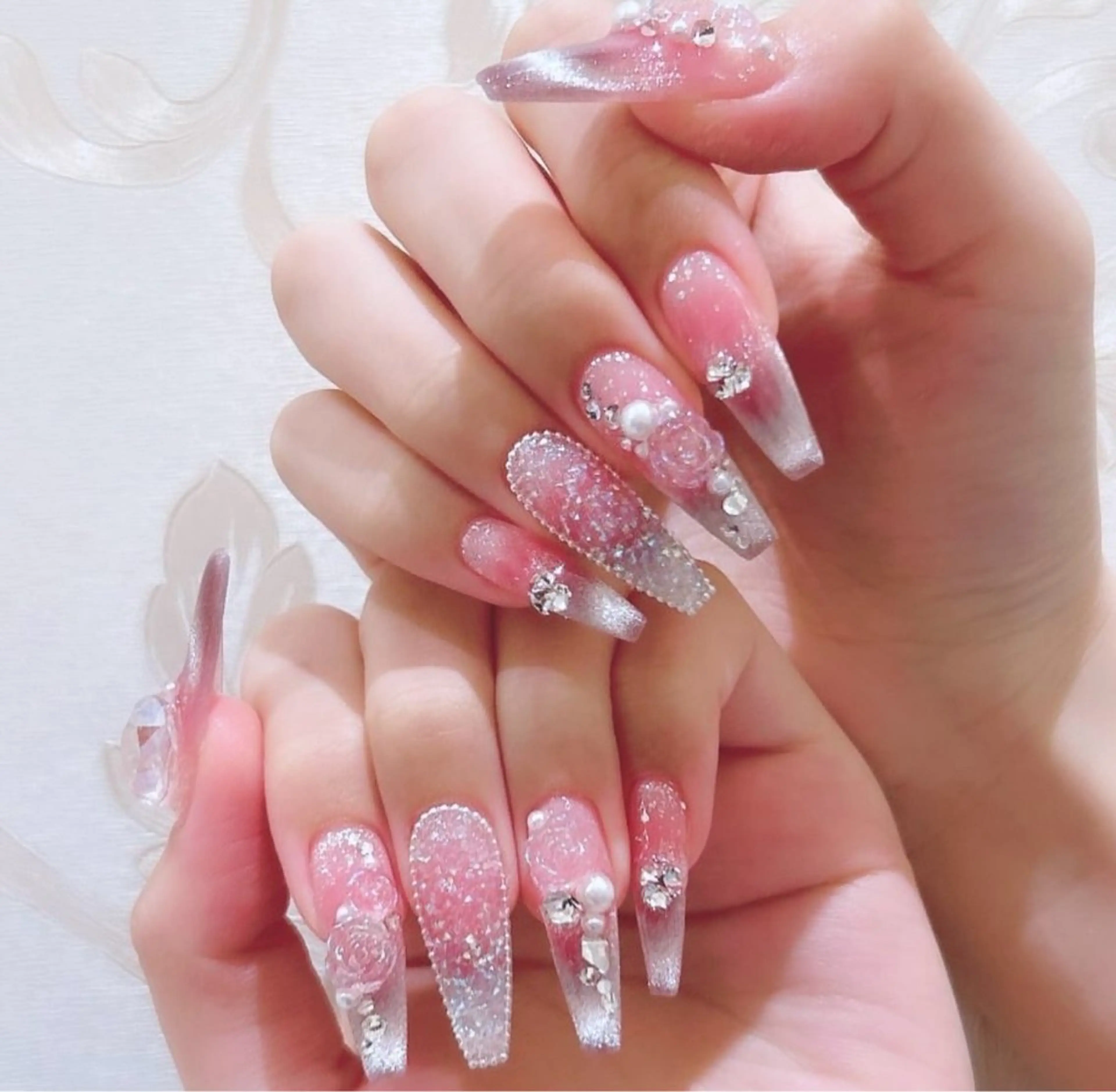 ネイル グラデーション キラキラネイル ワンカラーネイル 冬ネイル Jenn Nail Salonのネイルデザイン