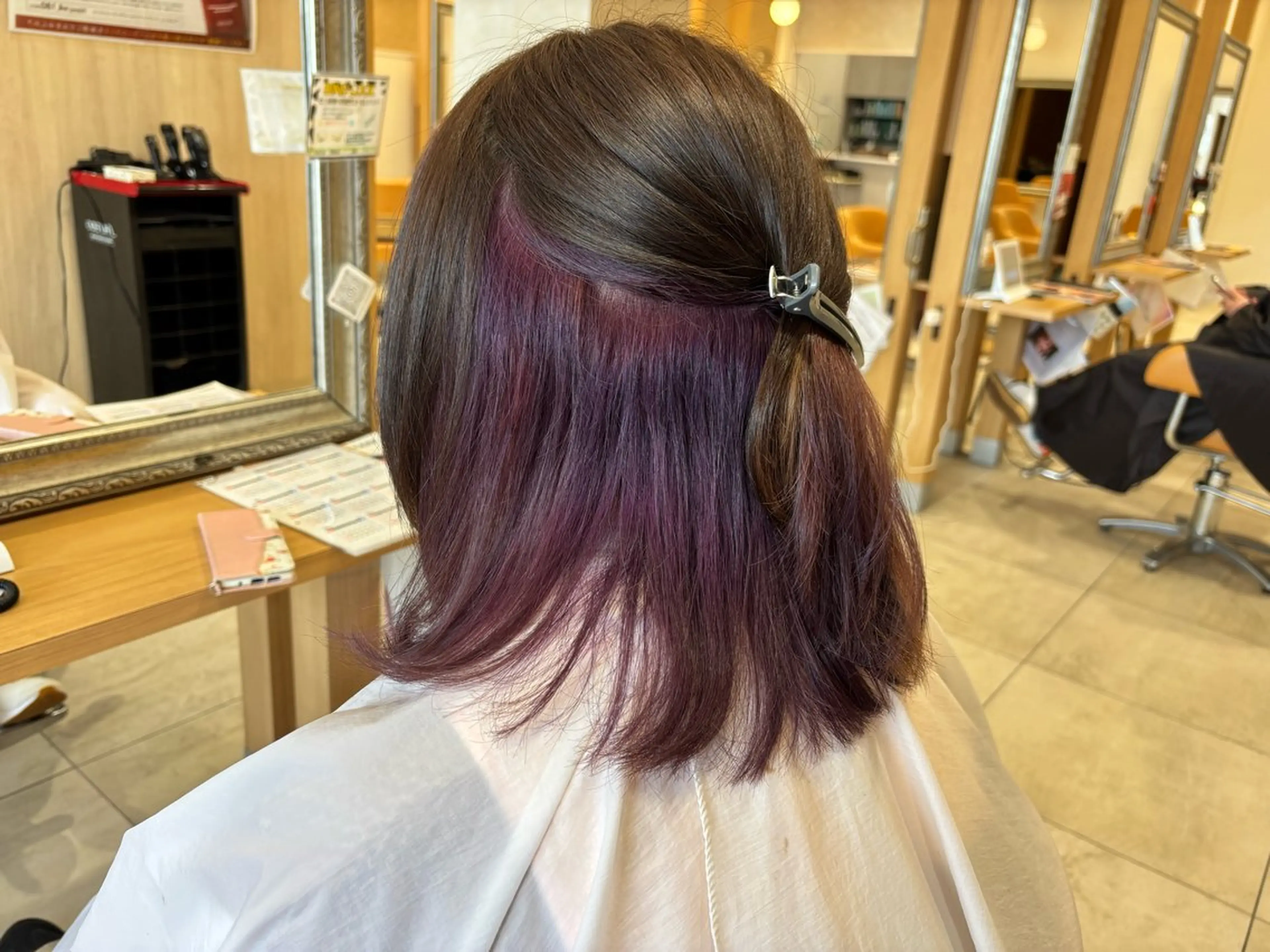 ミディアム カラー ラベンダーカラー ラベンダーグレー 川西 由貴のヘアスタイル