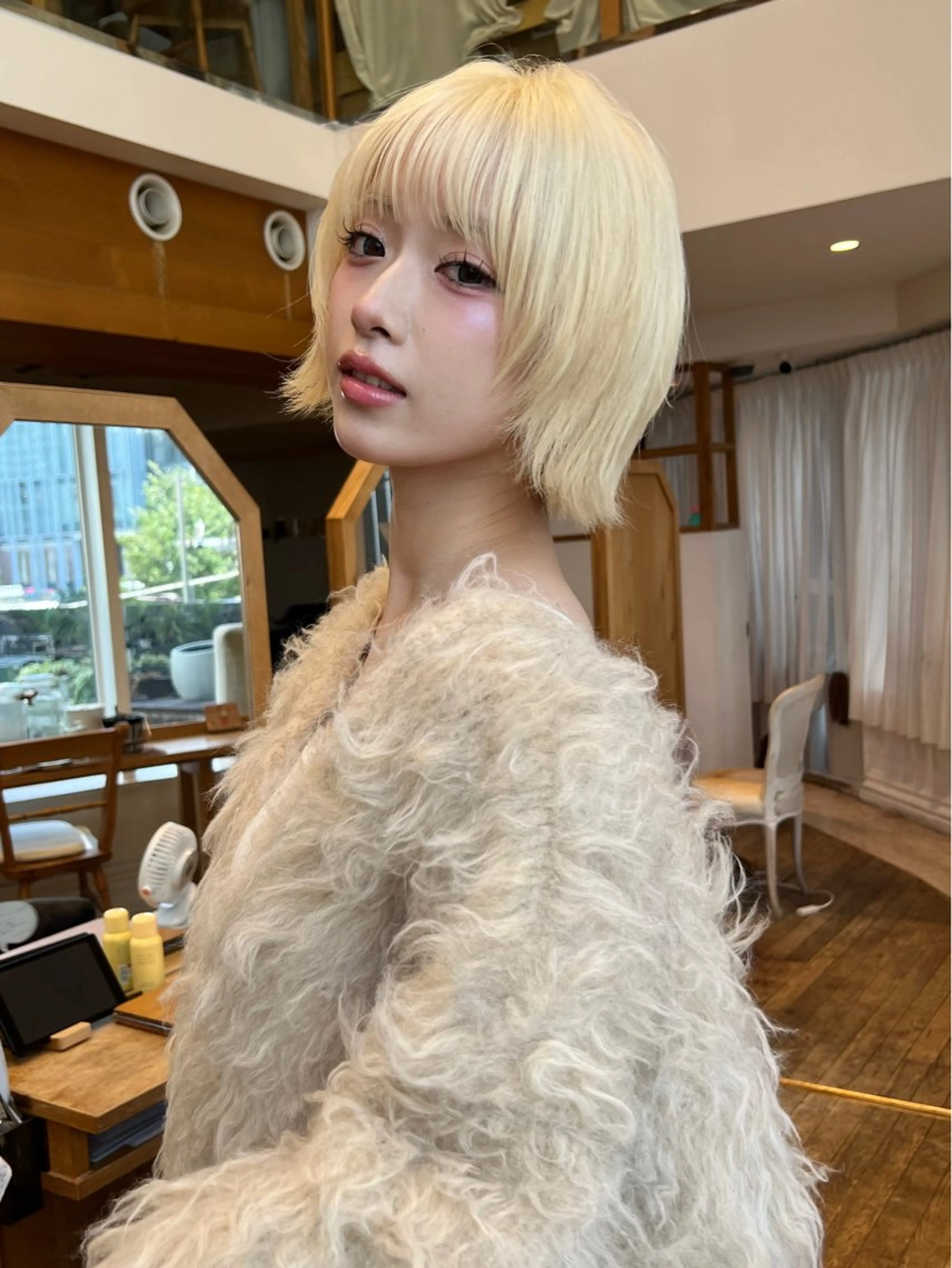 ショート カラー ボブ 外ハネヘア ヘアカラー 望月威吹/表参道/レ イヤー/似合わせのヘアスタイル