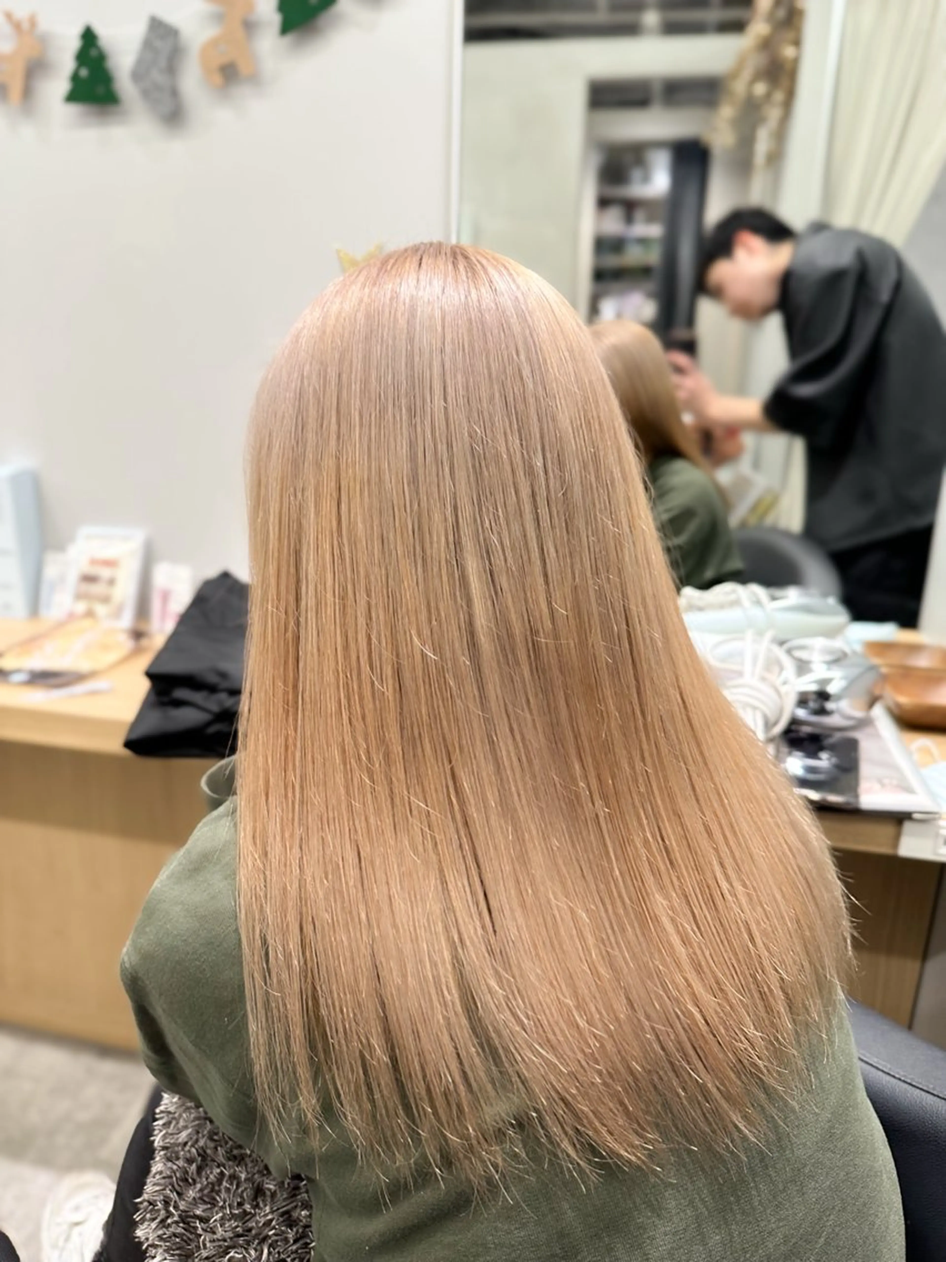 〈オススメ♪〉⭐️minimo限定価格⭐️カット＋ケアブリーチダブルカラーの写真