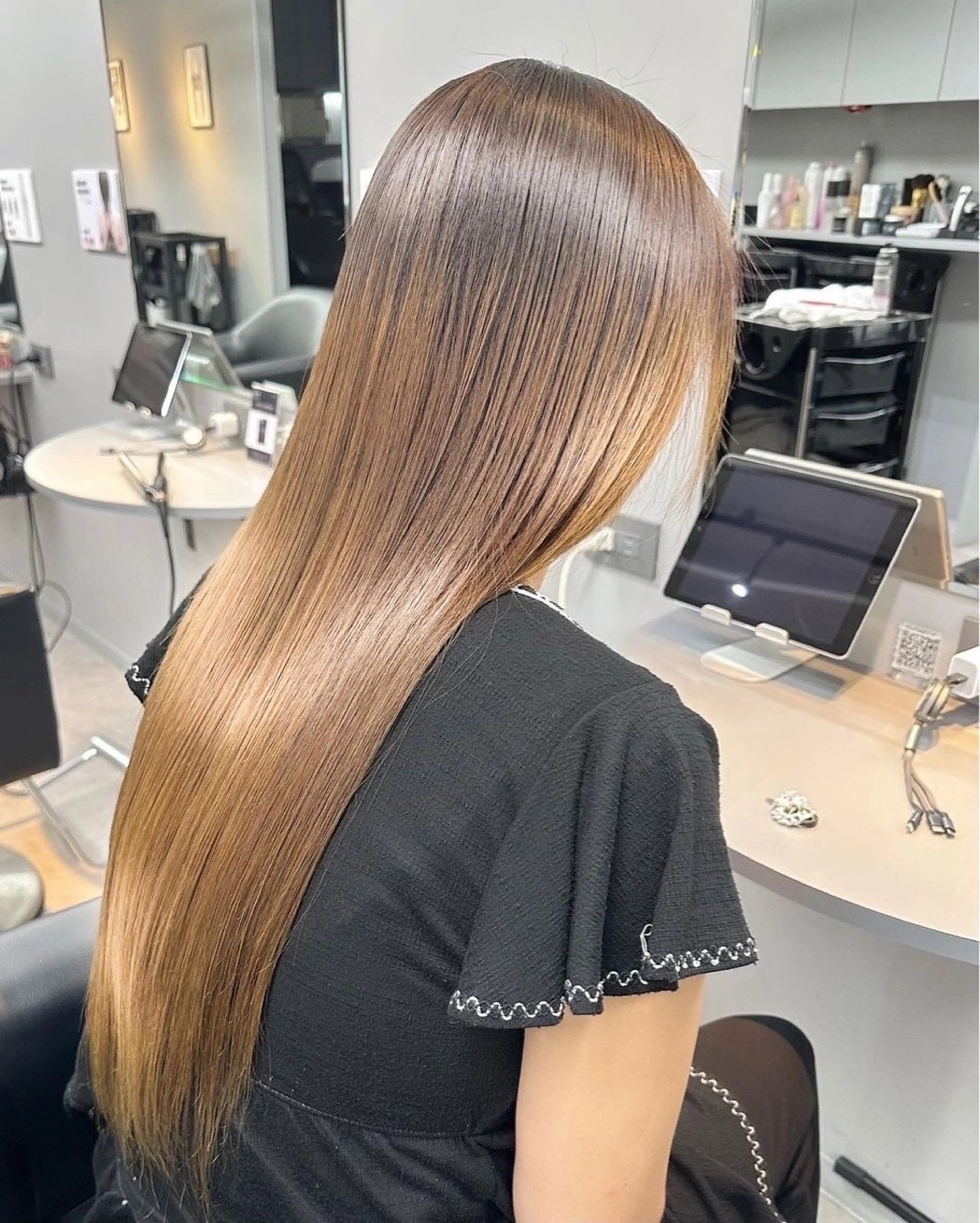 ロング カラー トリートメント カット ヘアカラー トリートメント 美髪矯正・レイヤー 倉友哉のヘアスタイル